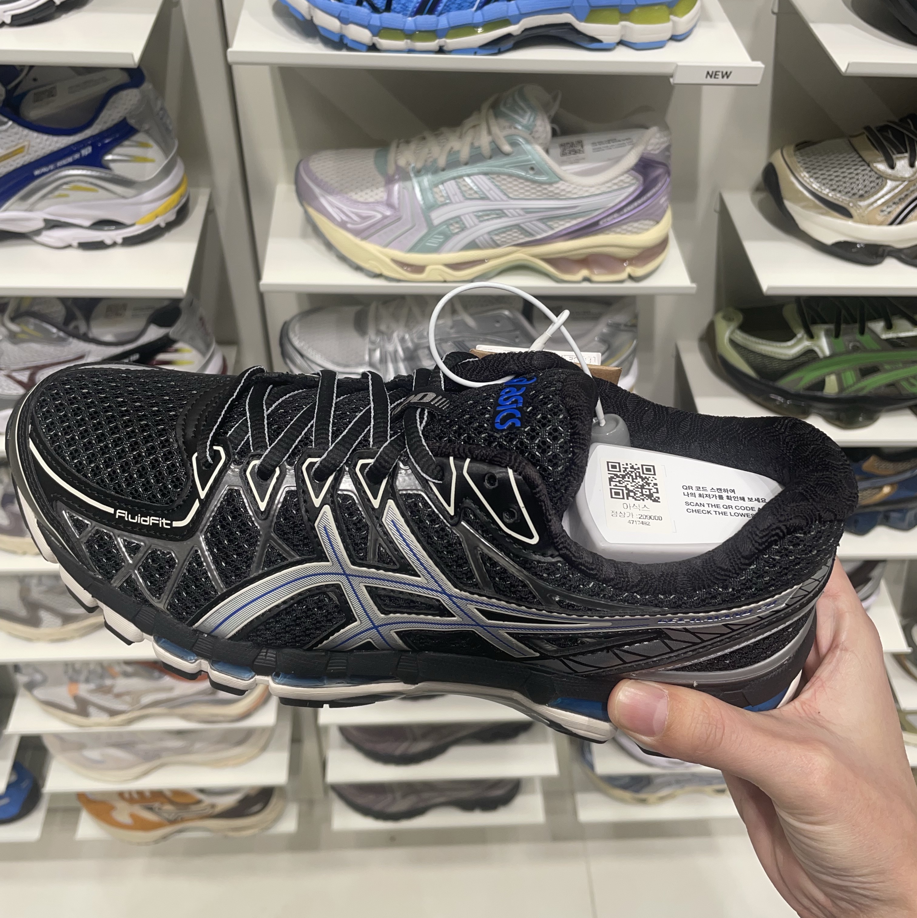 Asics Gel-Kayano 20 Black Pure Silver 착용 스타일