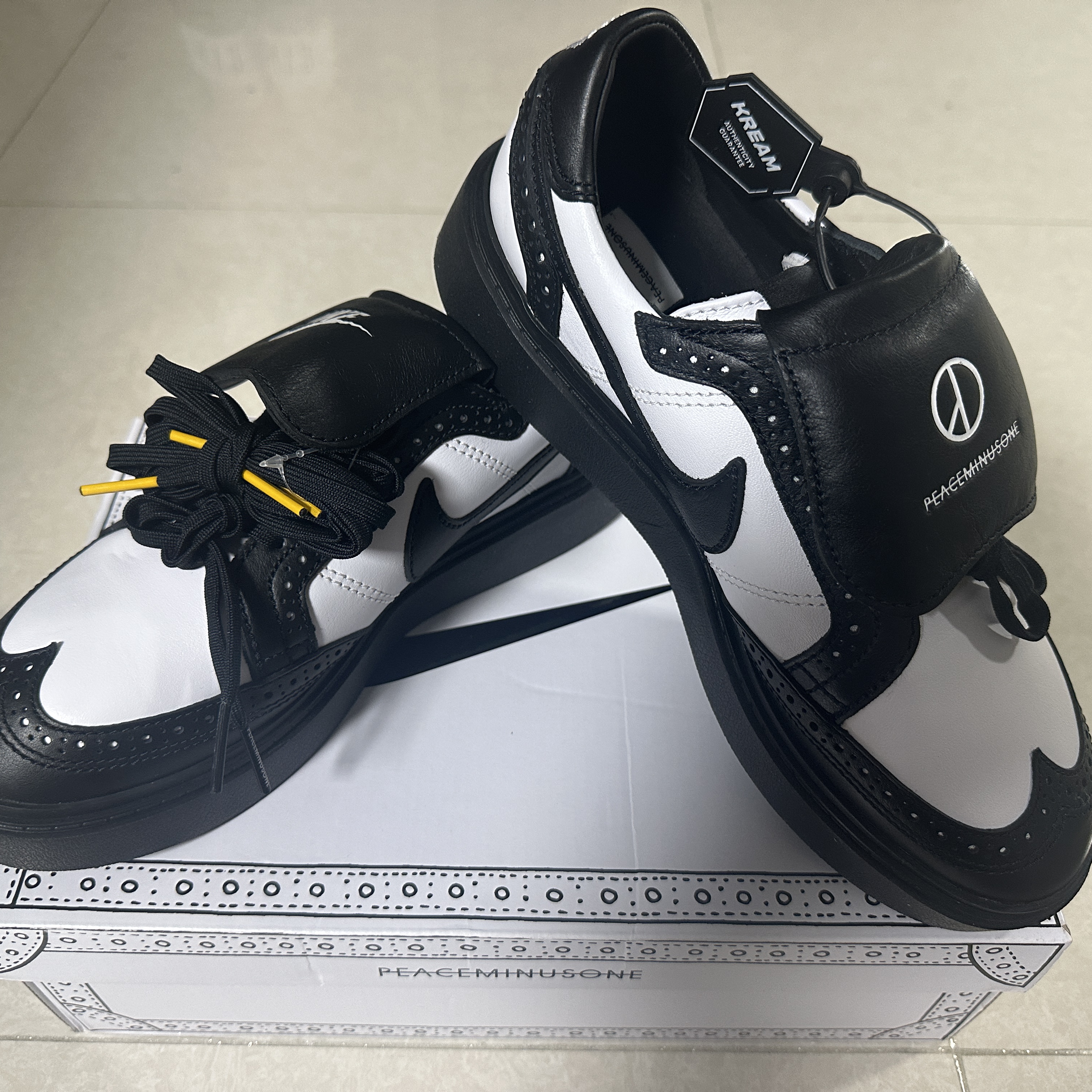 Nike x Peaceminusone Kwondo1 Black and White 착용 스타일