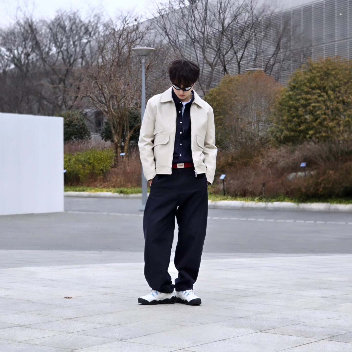 True Religion Hustle Webbing Belt Red, Nike x Supreme SB Darwin Low White 착용 스타일 - 4