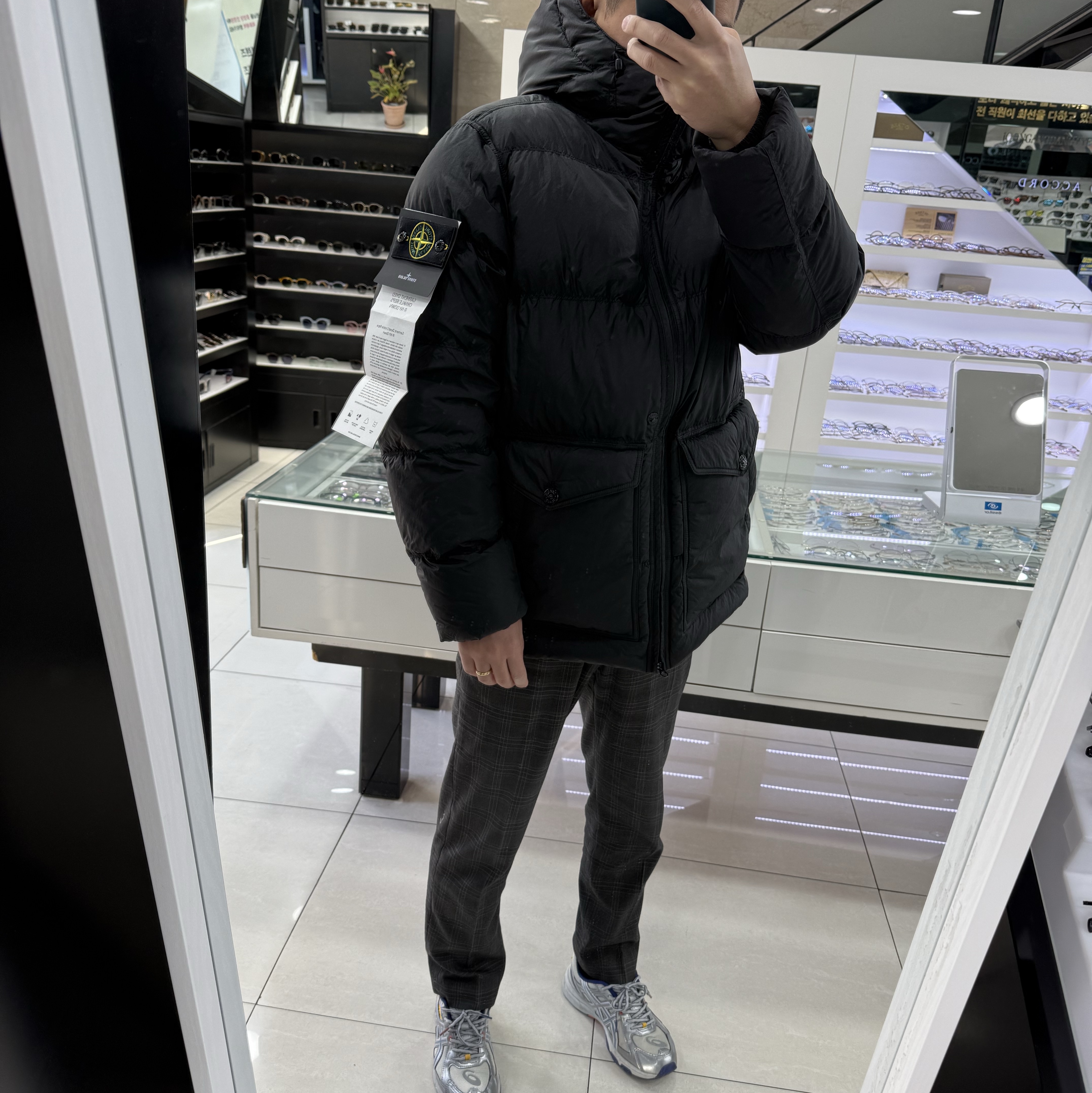 Stone Island 40723 Crinkle Reps Hooded Down Jacket Black - 24FW, Asics x IAB Studio Gel-Venture 6 착용 스타일