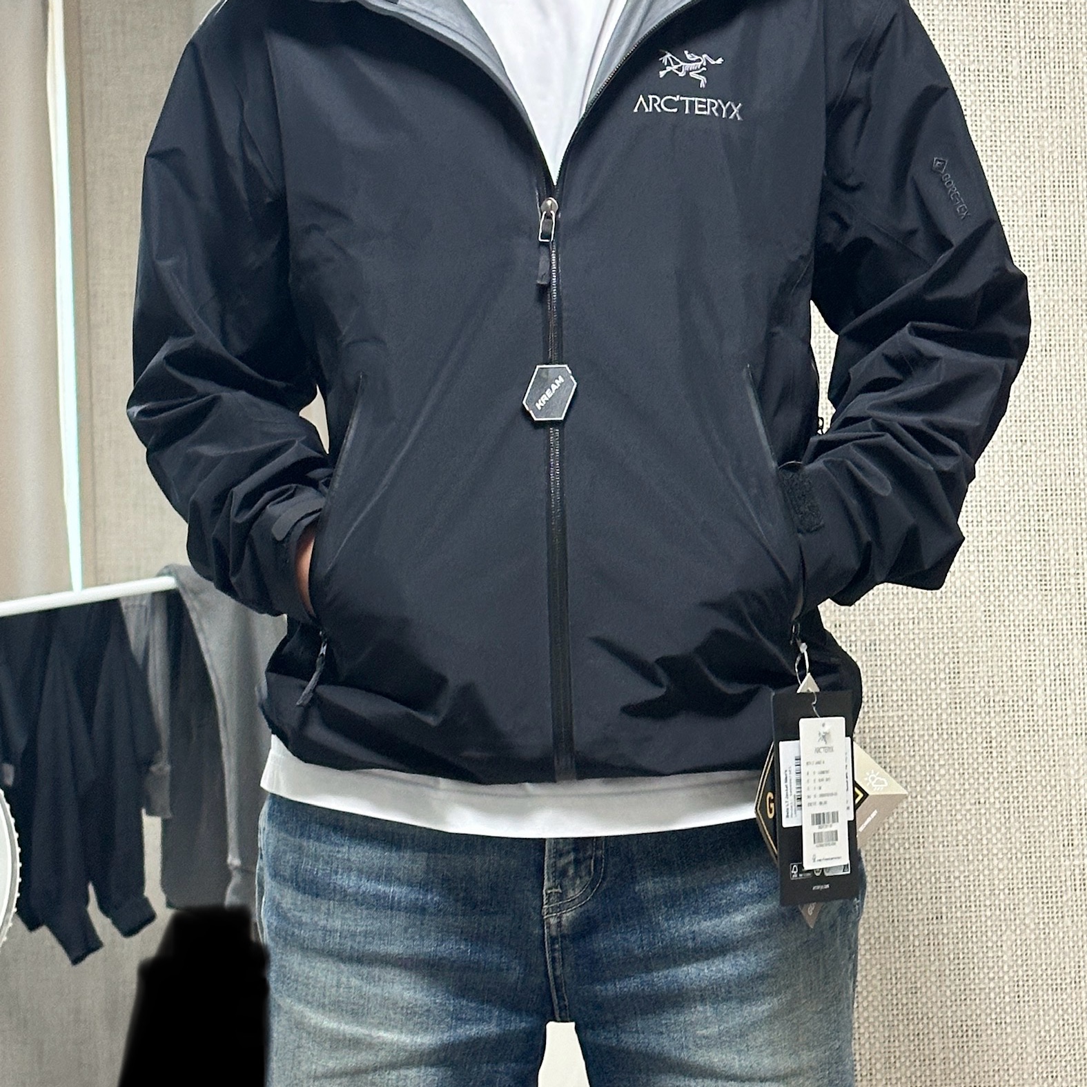 Arc'teryx Cerium Hoody Black, Arc'teryx Beta LT Jacket Black 착용 스타일 - 1