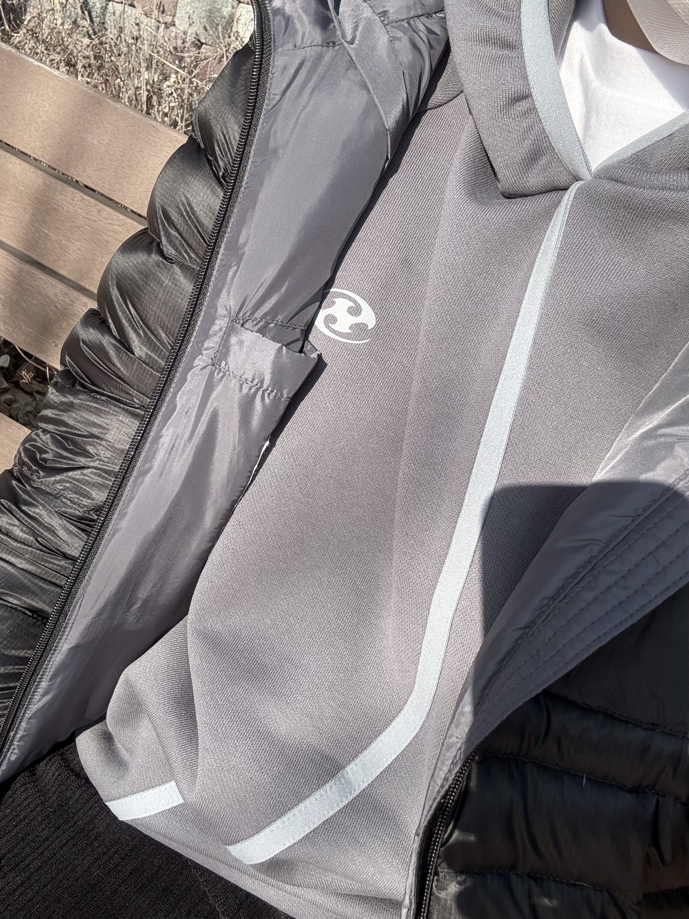 Sansan Gear Taped Hoodie Ash Charcoal 착용 스타일 - 1