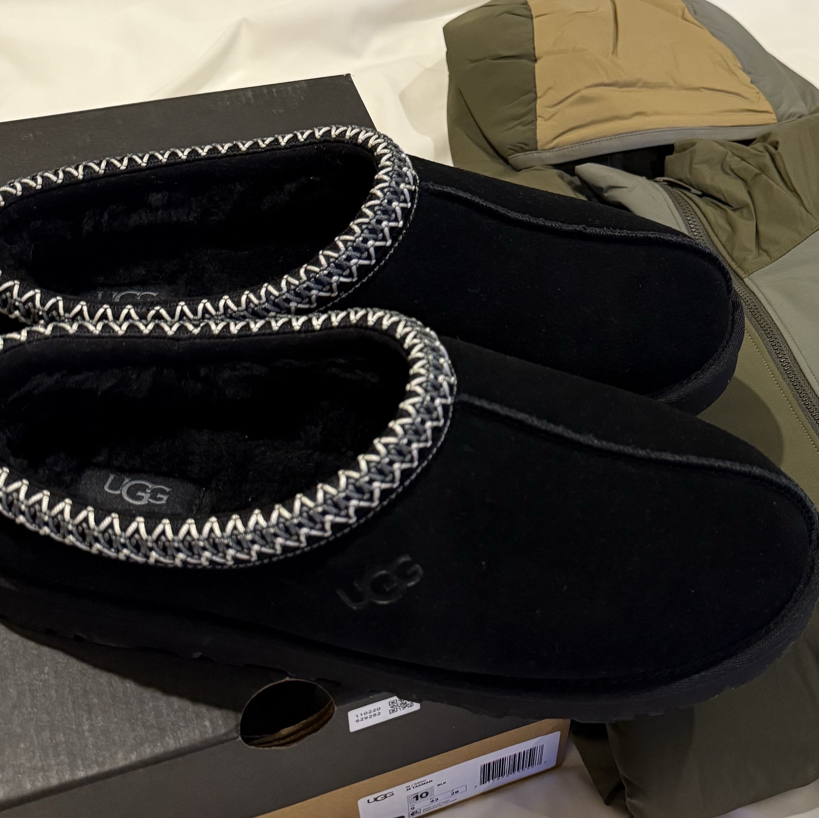 UGG Tasman Black 착용 스타일