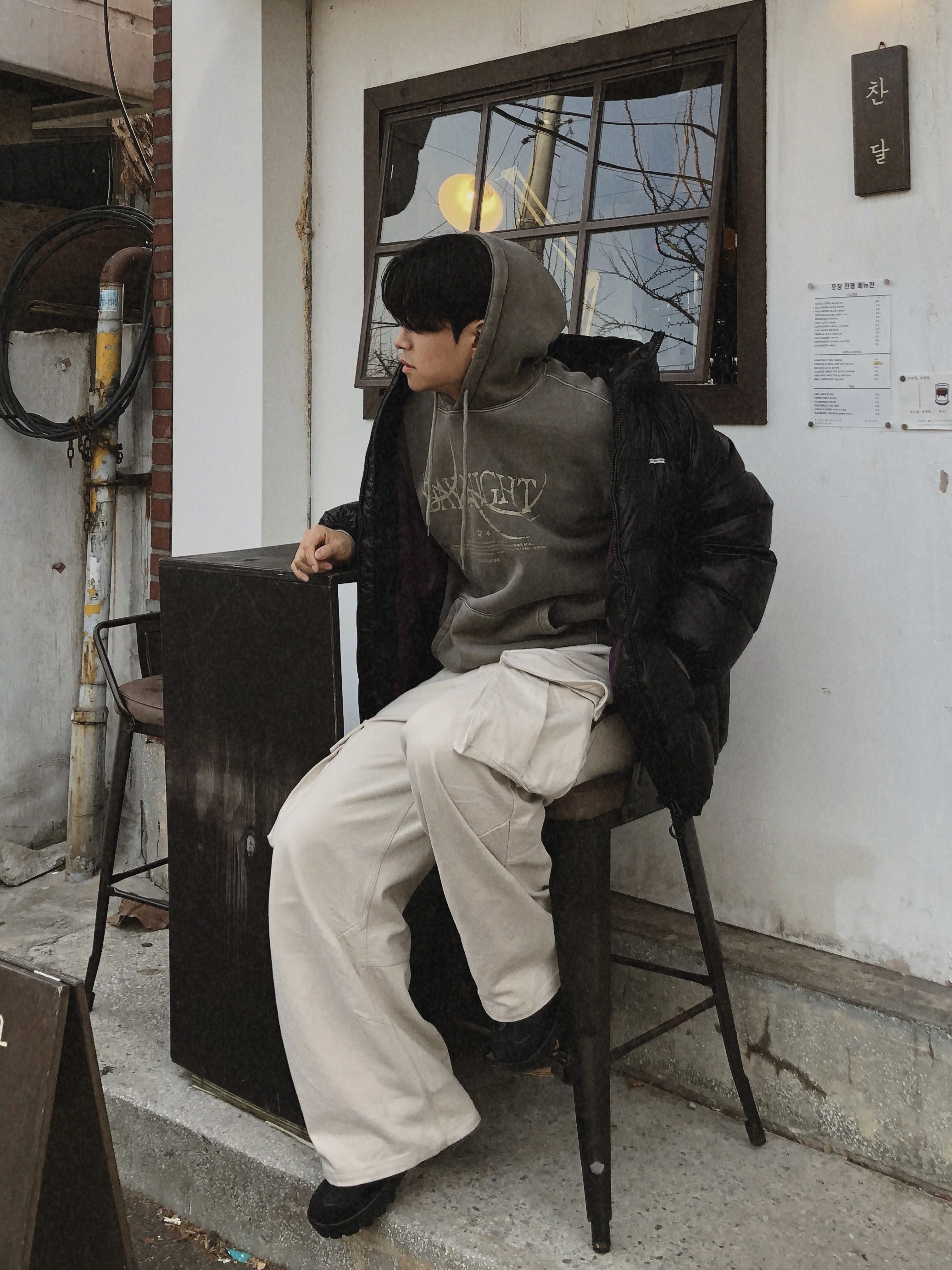 Thevinylhouse Hooded Duck Down Jacket Black 착용 스타일 - 3
