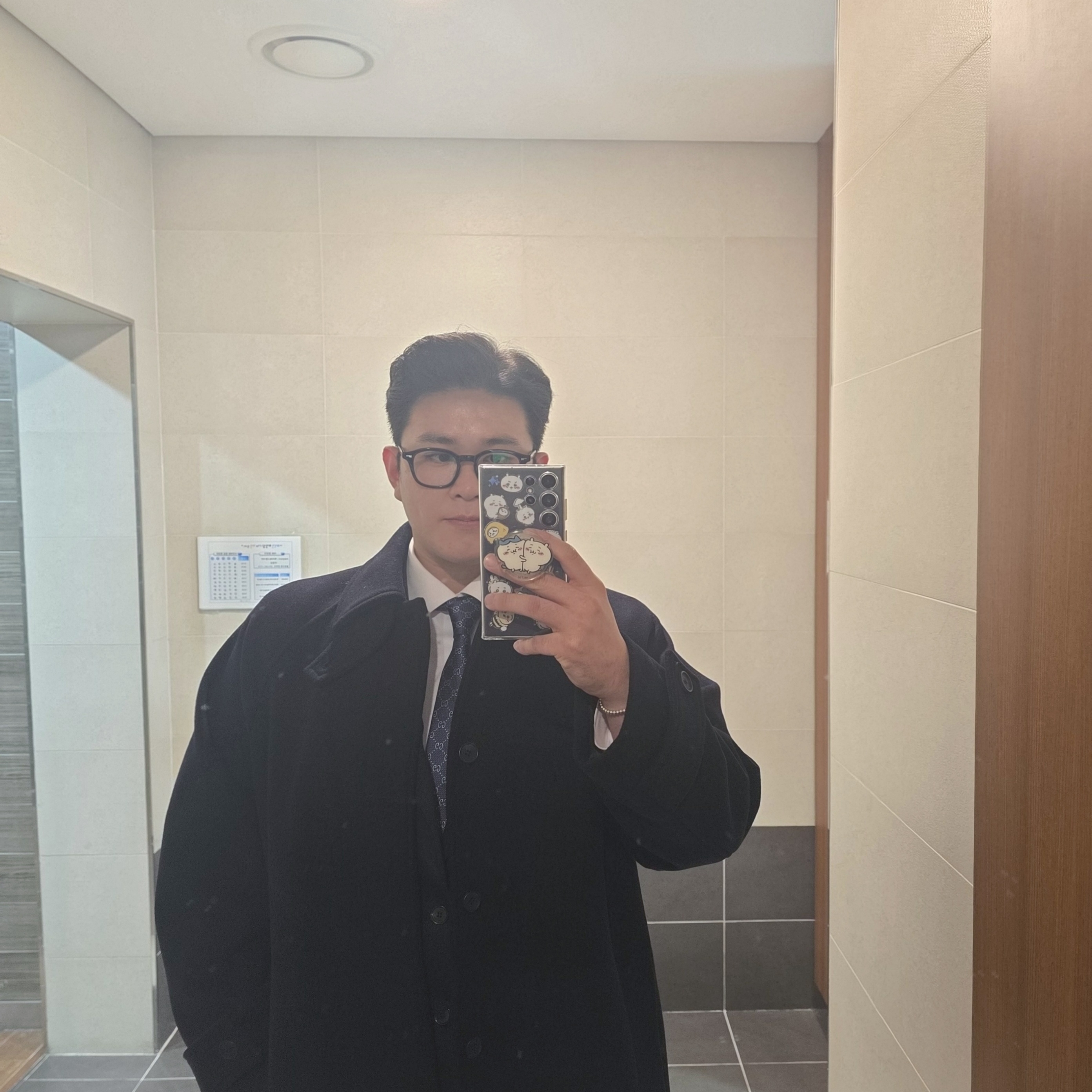 Gucci Horsebit Silk Jacquard Tie Navy Blue 착용 스타일