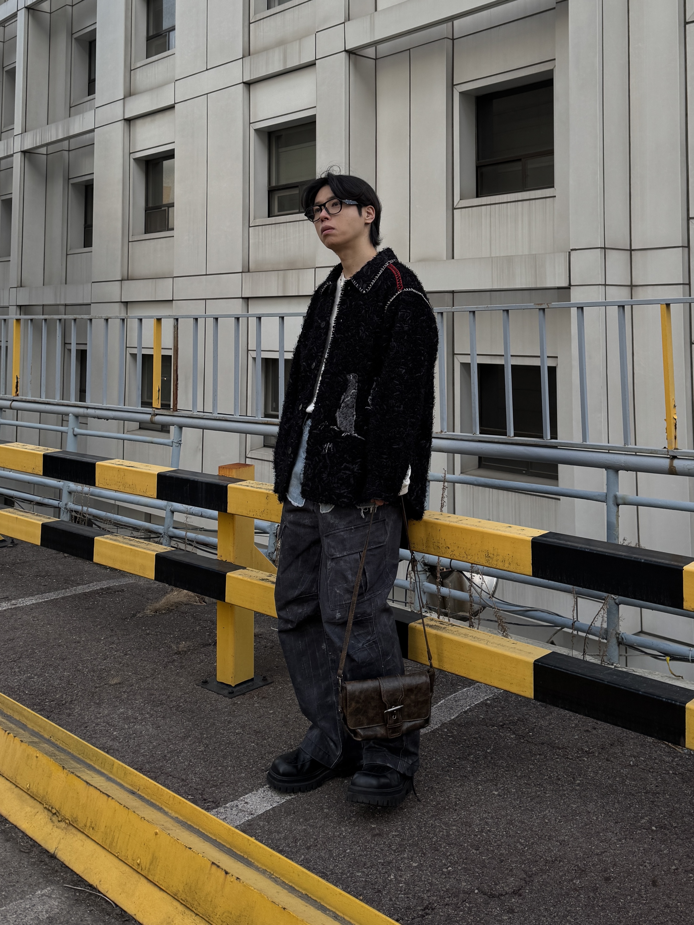 Gentle Monster x Maison Margiela MM113 Black Clear 착용 스타일 - 2