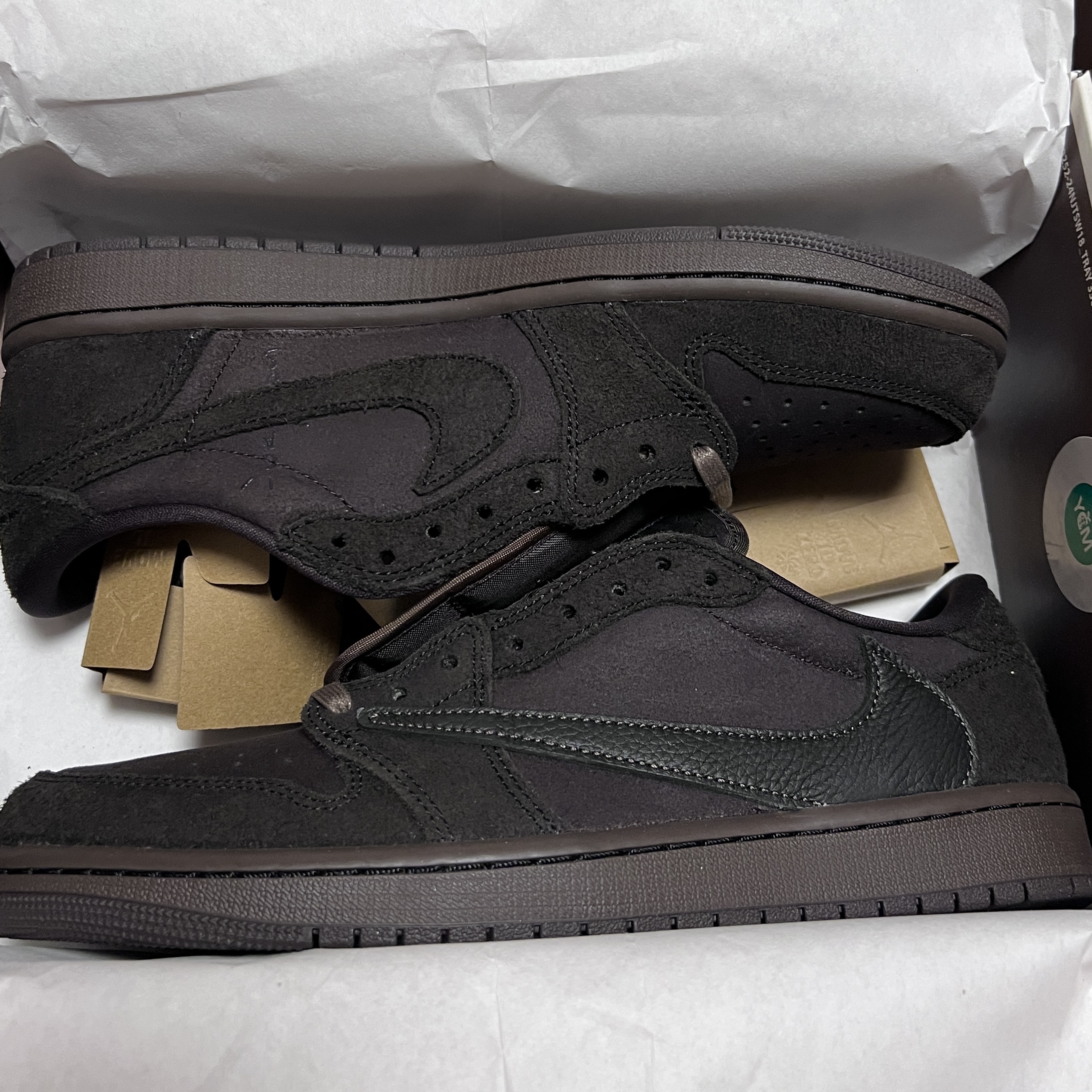 Jordan 1 x Travis Scott Retro Low OG SP Velvet Brown and Dark Mocha 착용 스타일