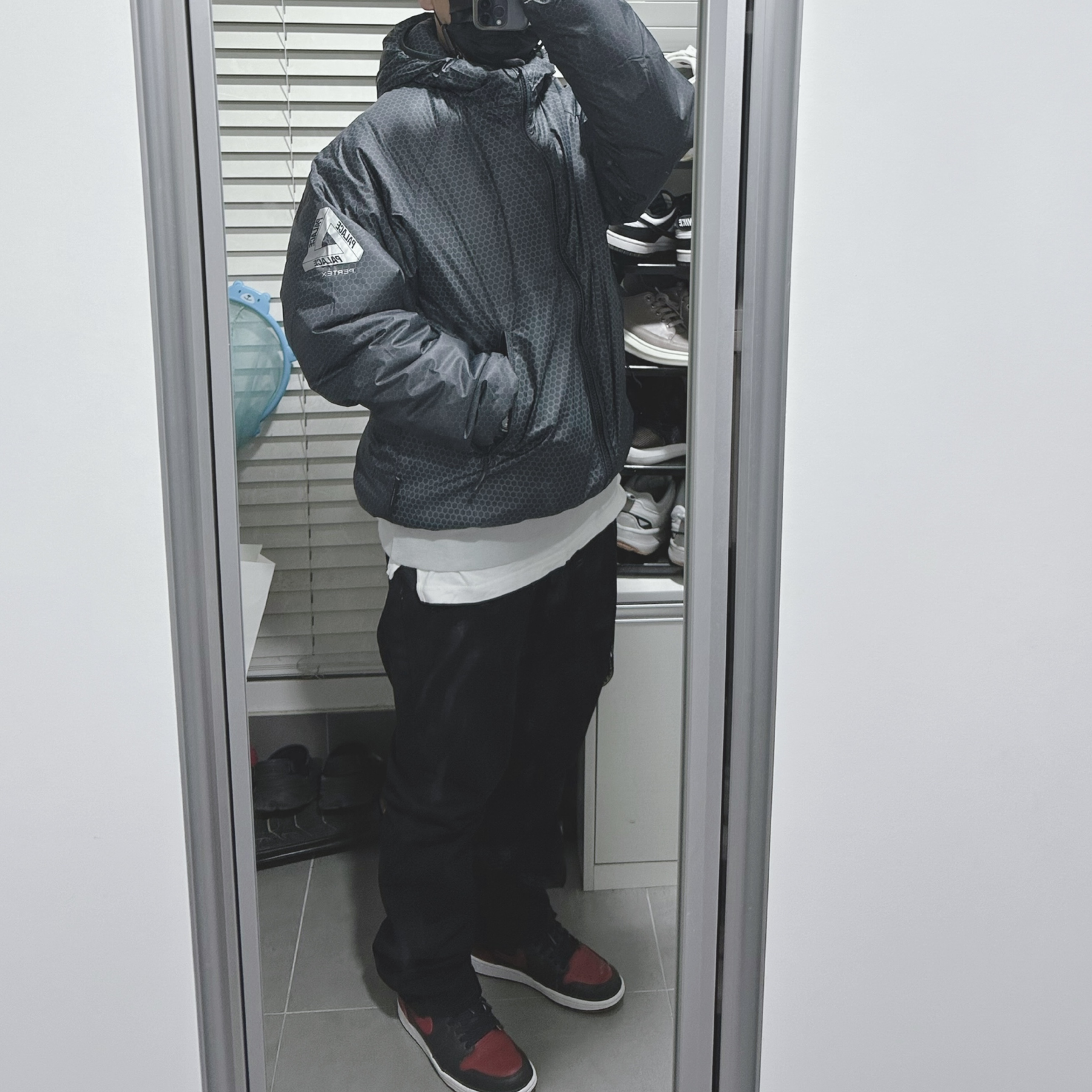 Palace Hexagon Pertex Quilted Jacket Black - 24SS, Jordan 1 Retro High OG Bred Banned 2016 착용 스타일
