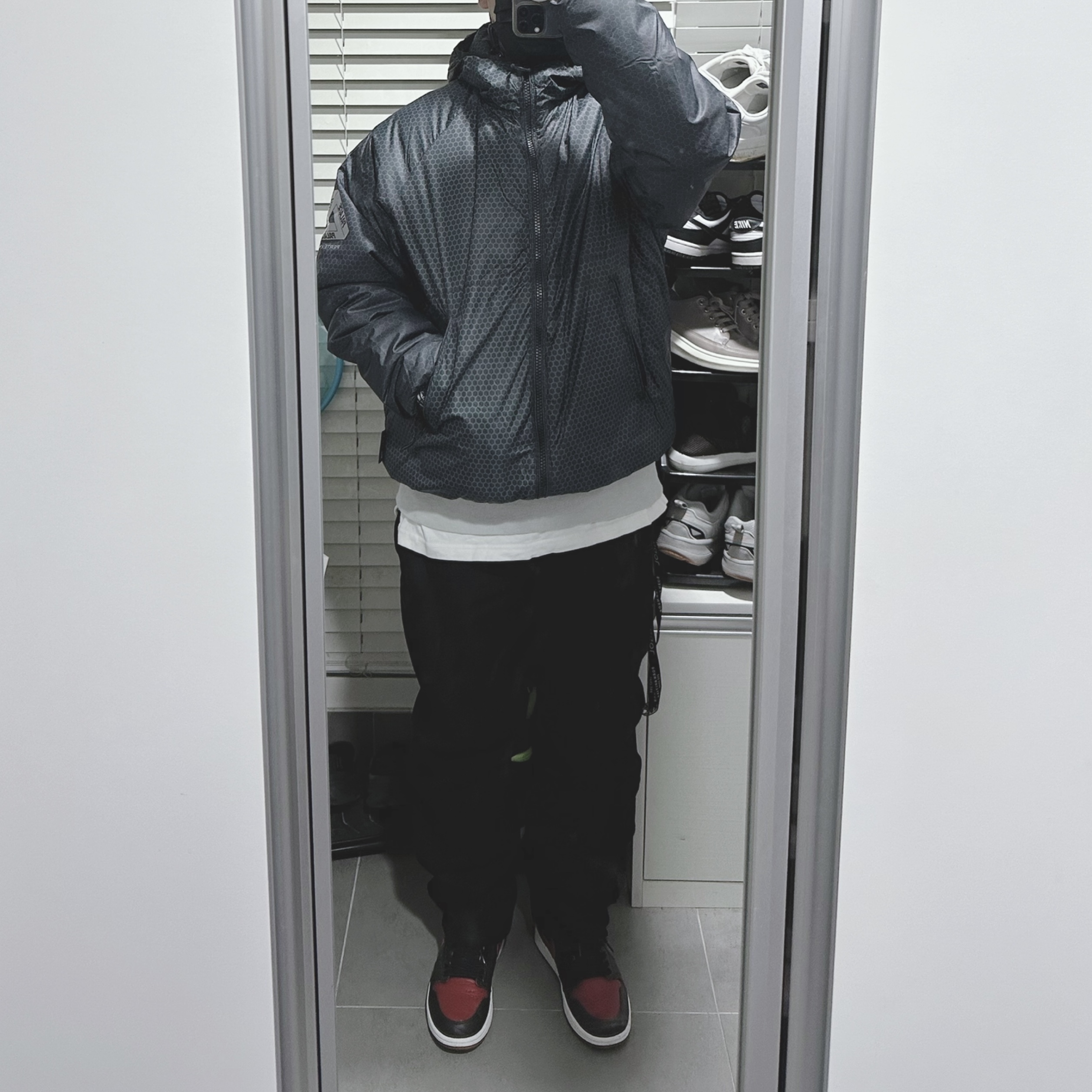 Palace Hexagon Pertex Quilted Jacket Black - 24SS, Jordan 1 Retro High OG Bred Banned 2016 착용 스타일