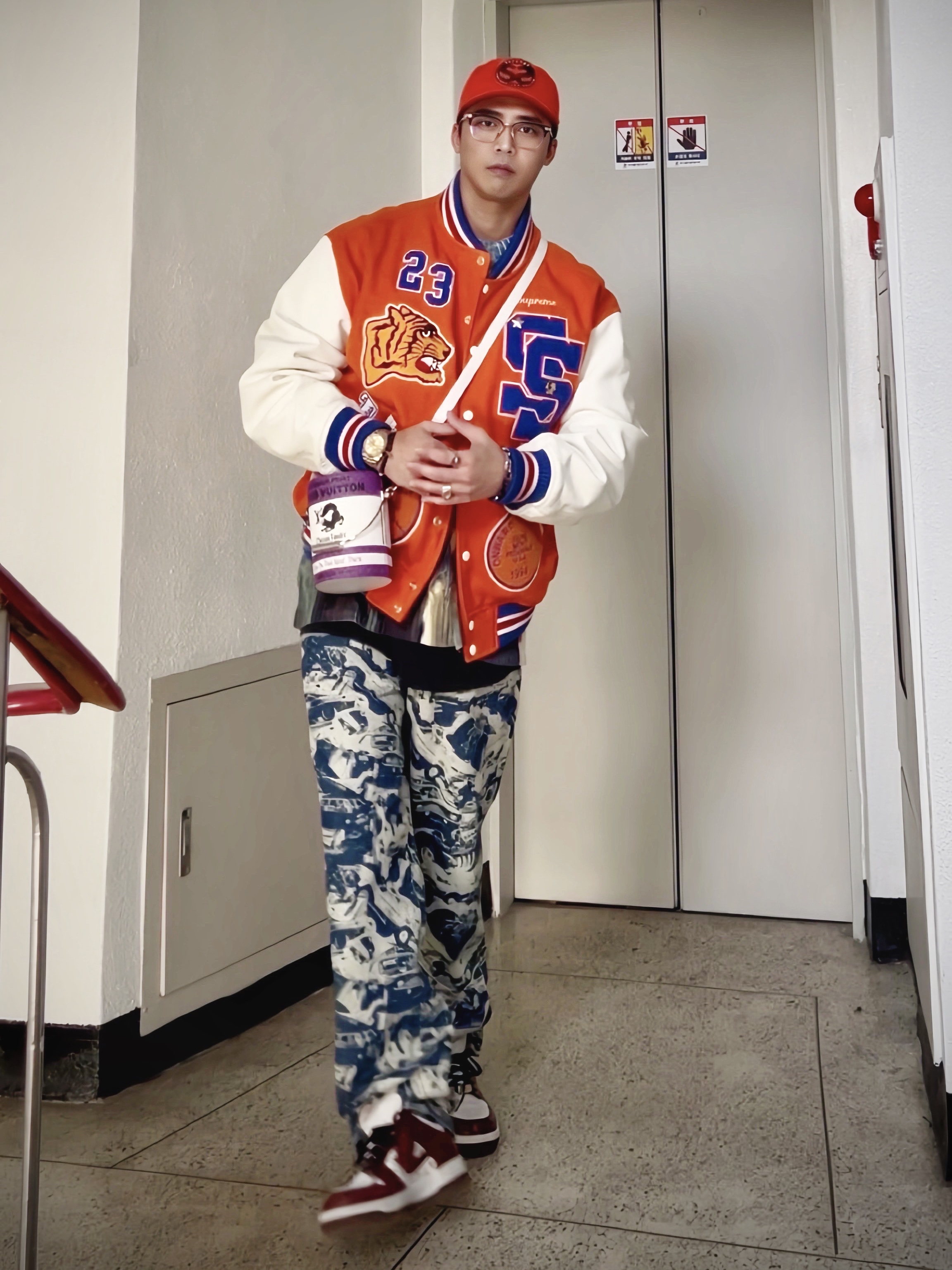 Supreme Double S 5-Panel Orange - 22SS, Supreme Tiger Varsity Jacket Orange - 23FW 착용 스타일 - 2