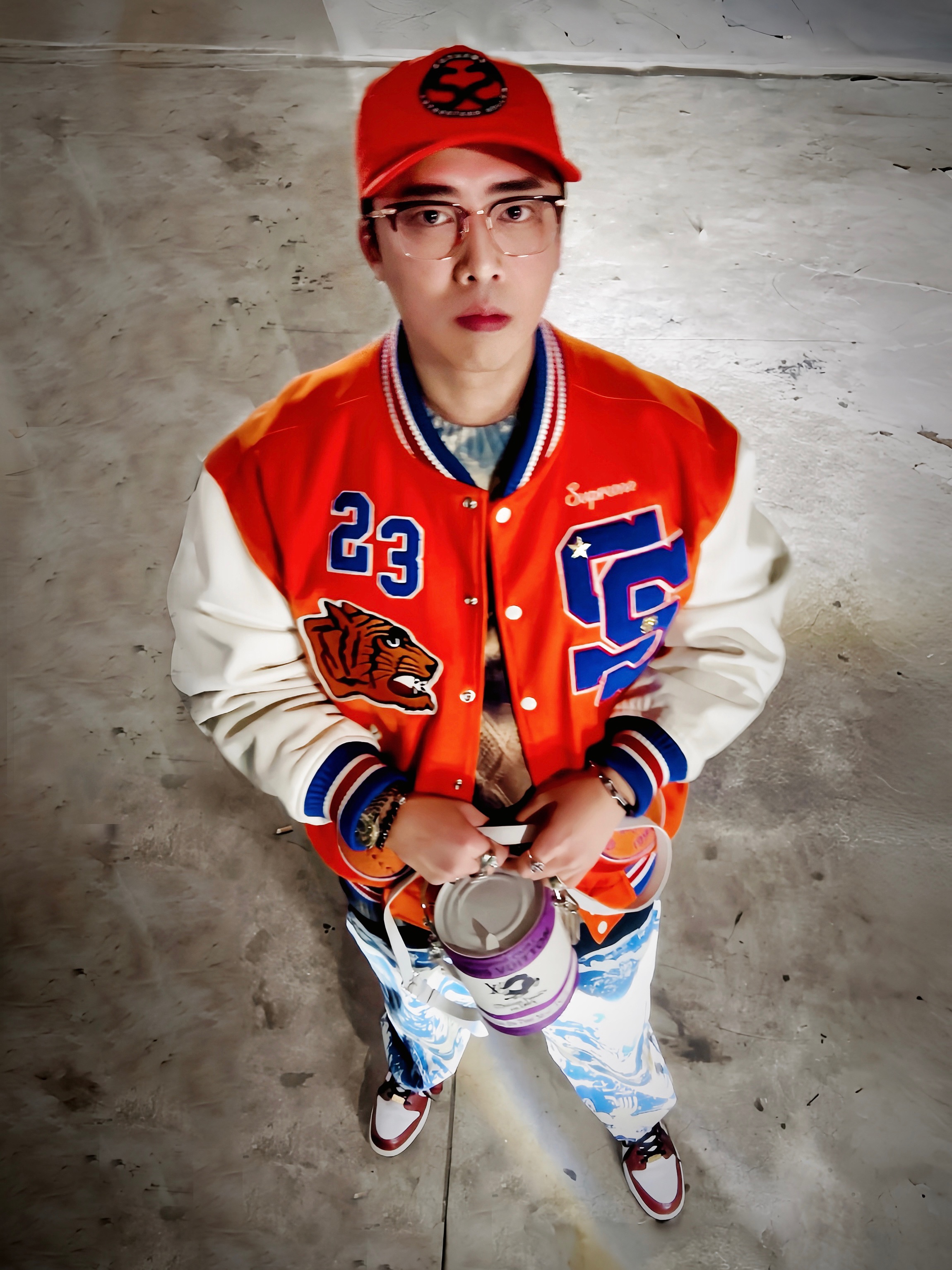 Supreme Double S 5-Panel Orange - 22SS, Supreme Tiger Varsity Jacket Orange - 23FW 착용 스타일 - 2