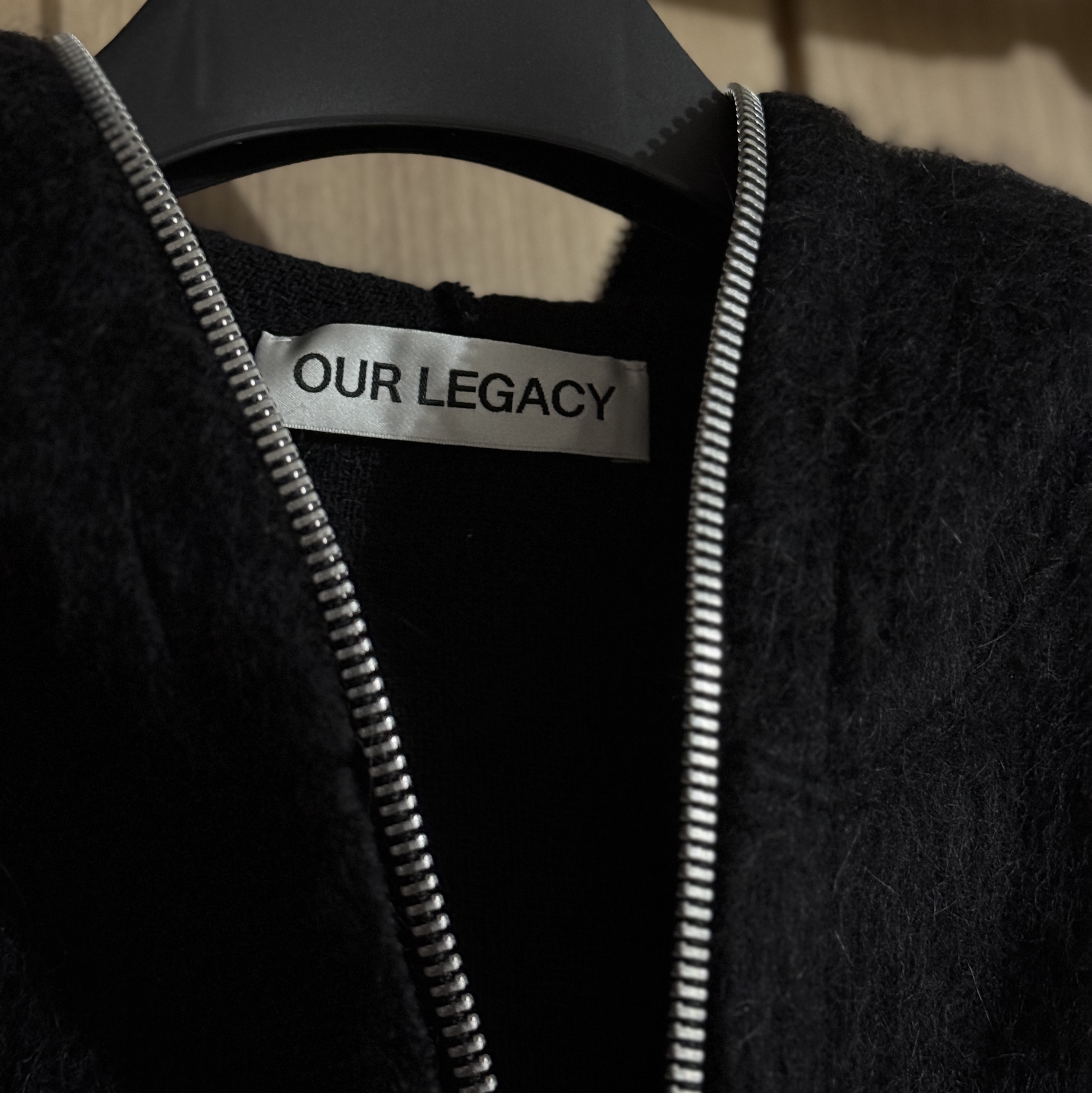 Our Legacy Full Zip Hood Black Hairy Wool 착용 스타일 - 1