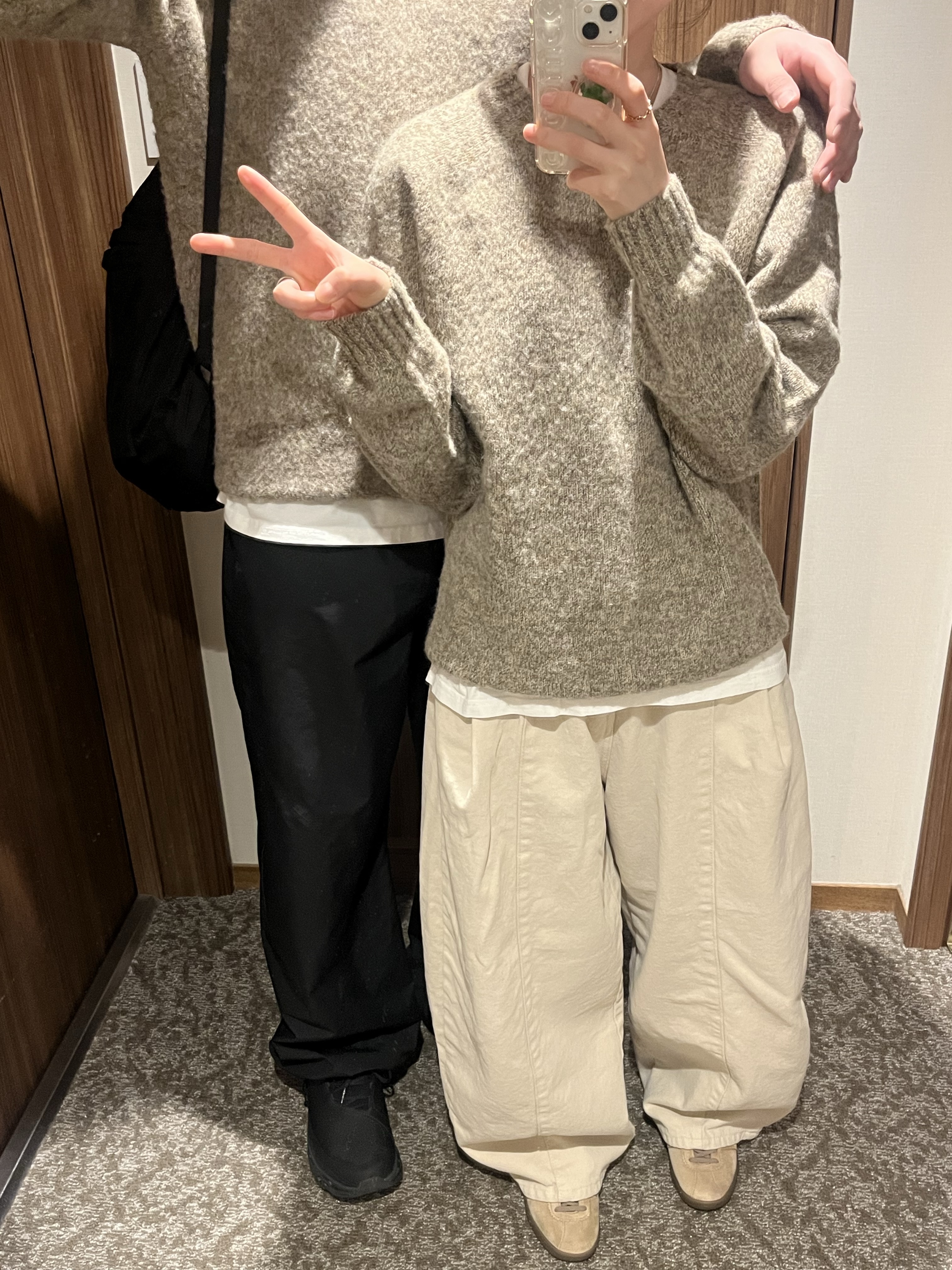 Harley of Scotland Shaggy Dog Crewneck Sweater Mushroom, On Running x Post Archive Faction (Paf) Cloudmonster 2 Black Magnet 착용 스타일