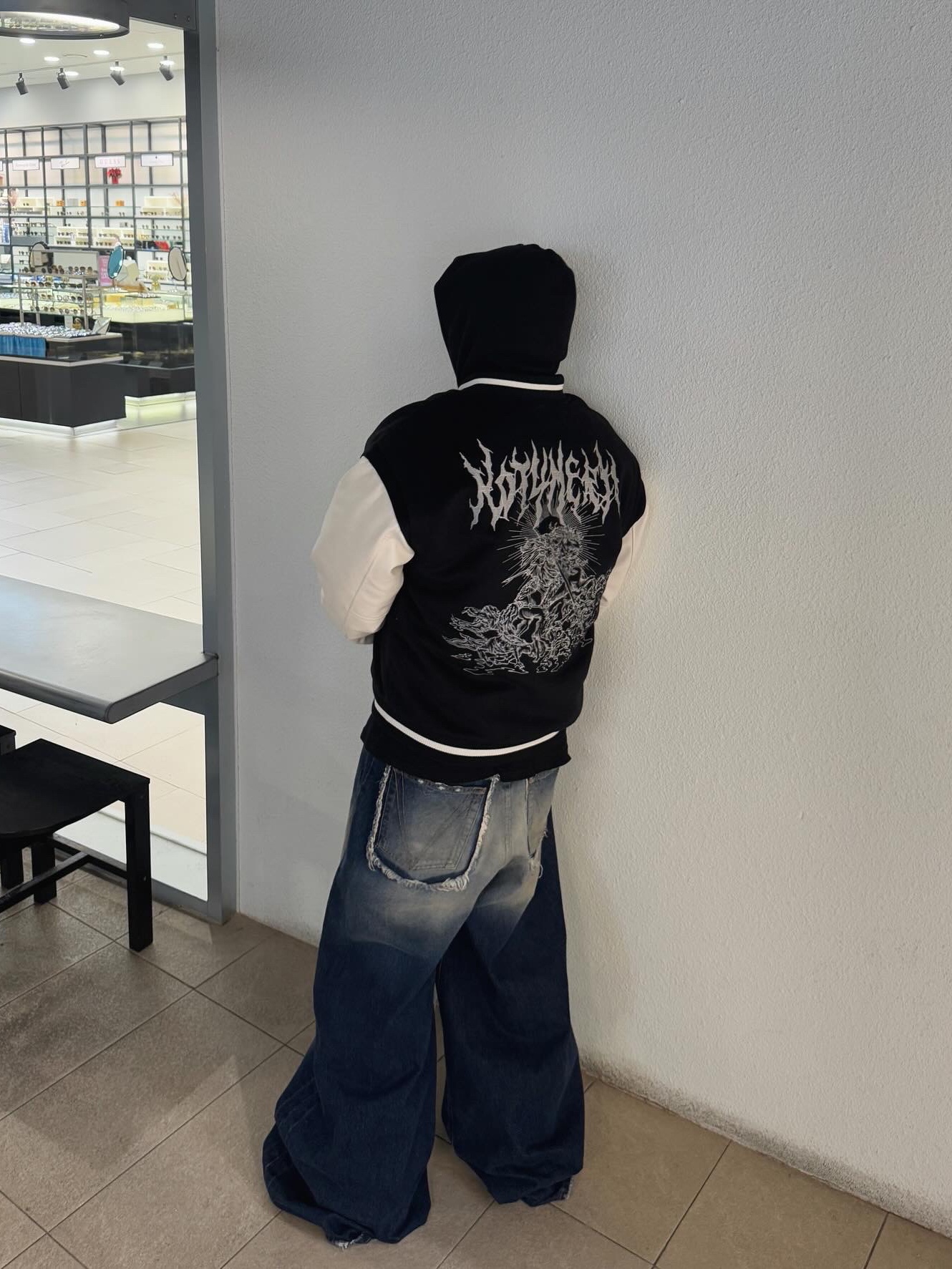 Vetements Ripped Wide Jeans Blue Green 착용 스타일