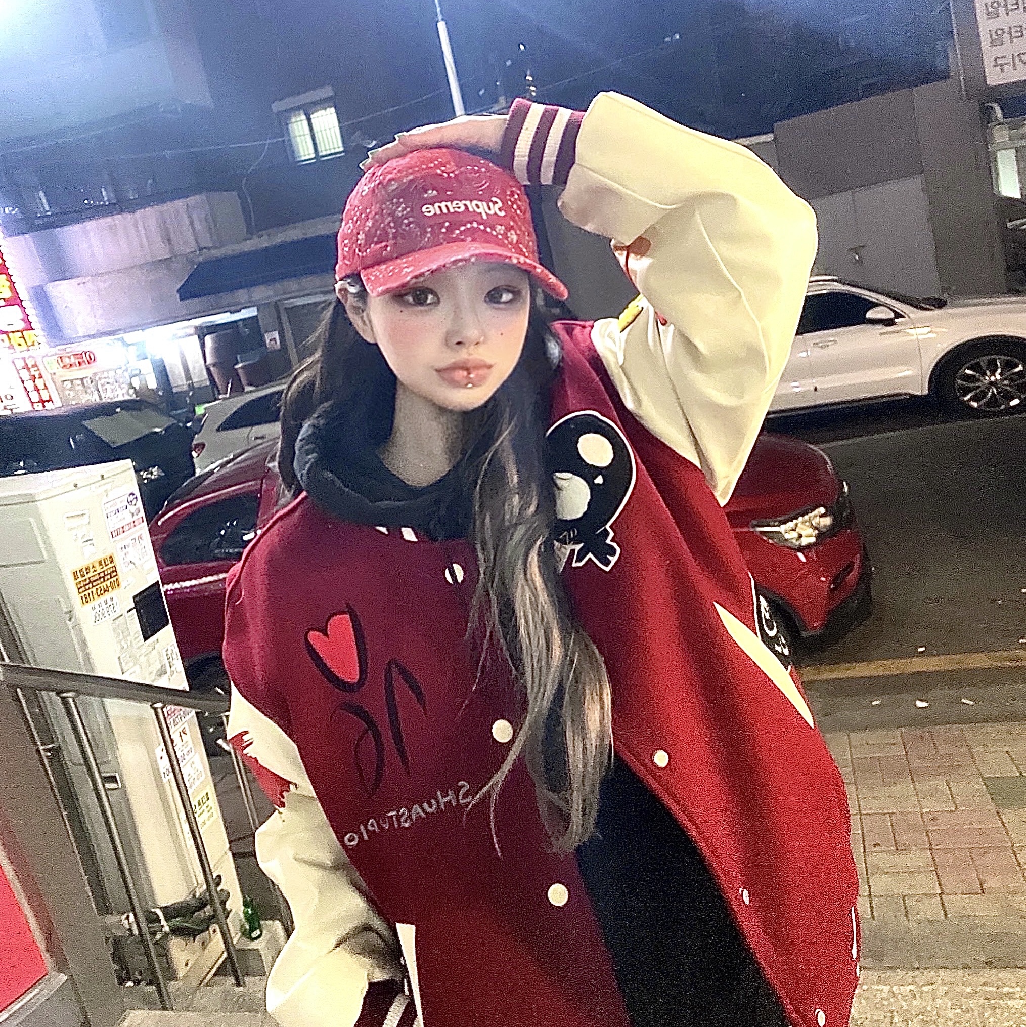 Supreme Velvet Paisley Camp Cap Red - 23FW, Supreme Box Logo Hooded Sweatshirt Black - 23FW 착용 스타일