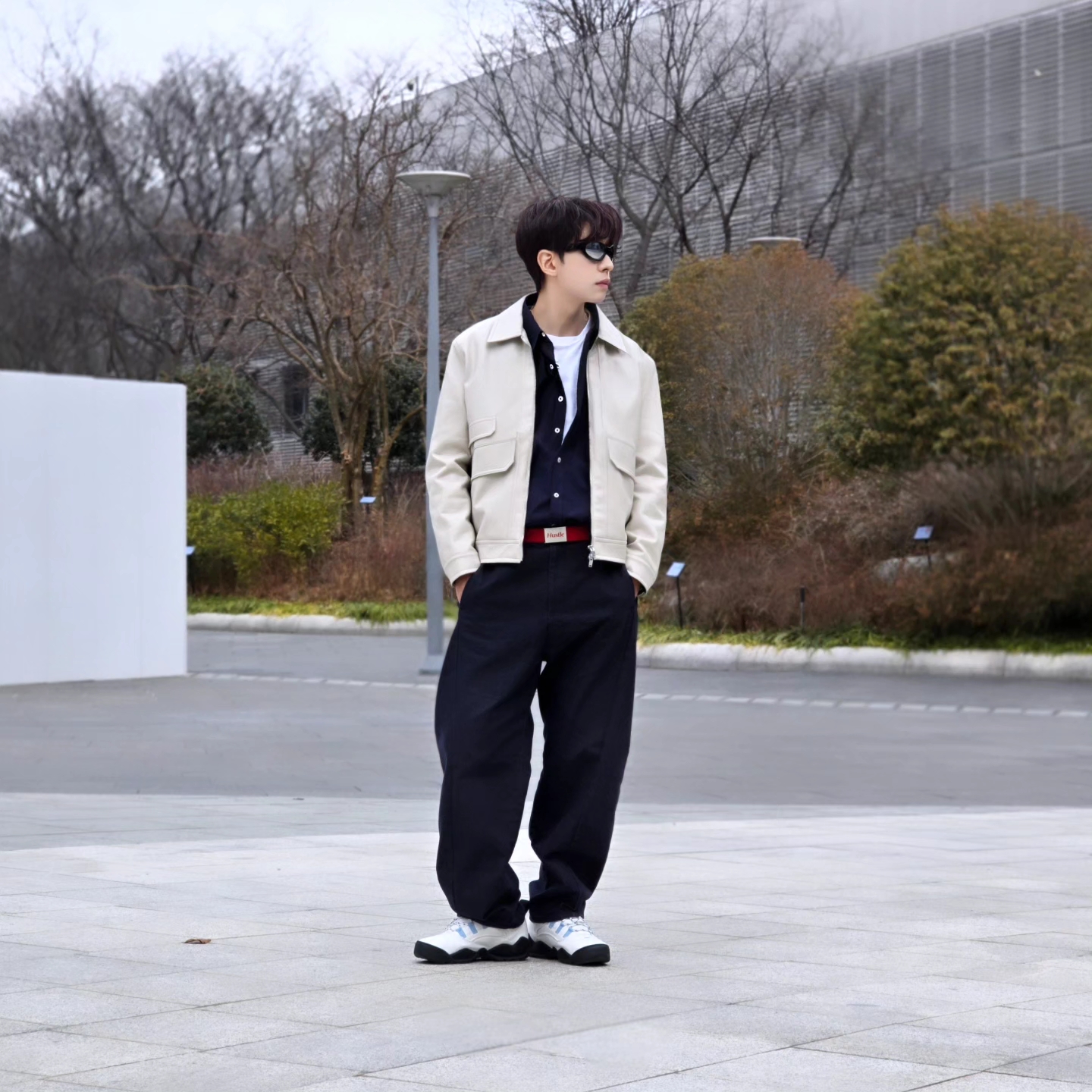 True Religion Hustle Webbing Belt Red, Nike x Supreme SB Darwin Low White 착용 스타일 - 5