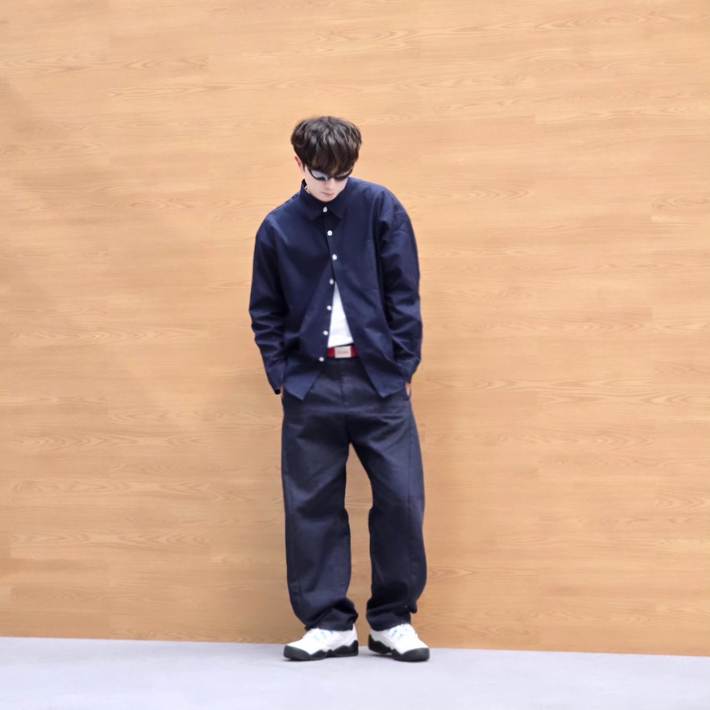 True Religion Hustle Webbing Belt Red, Nike x Supreme SB Darwin Low White 착용 스타일 - 5