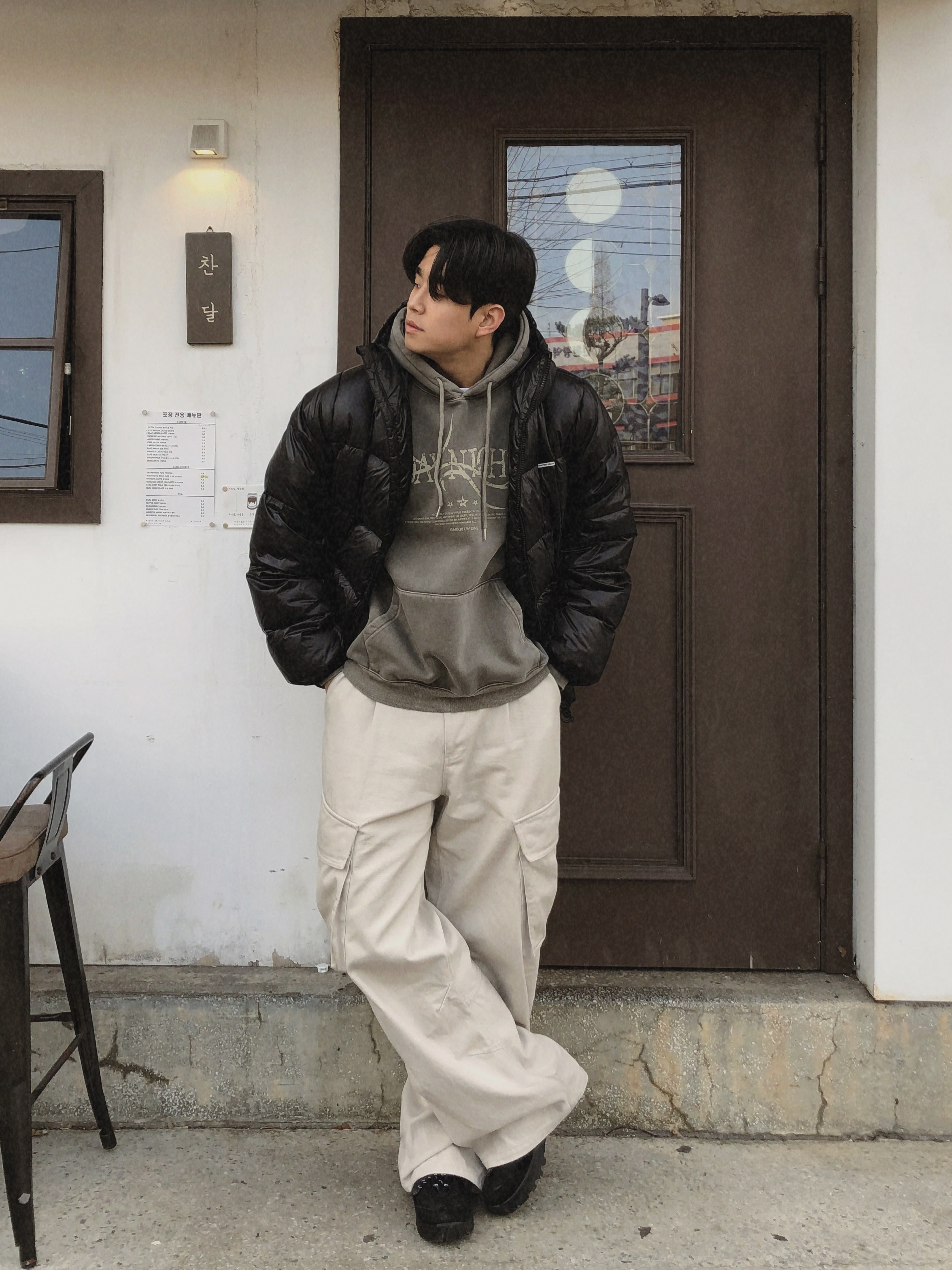 Thevinylhouse Hooded Duck Down Jacket Black 착용 스타일 - 2