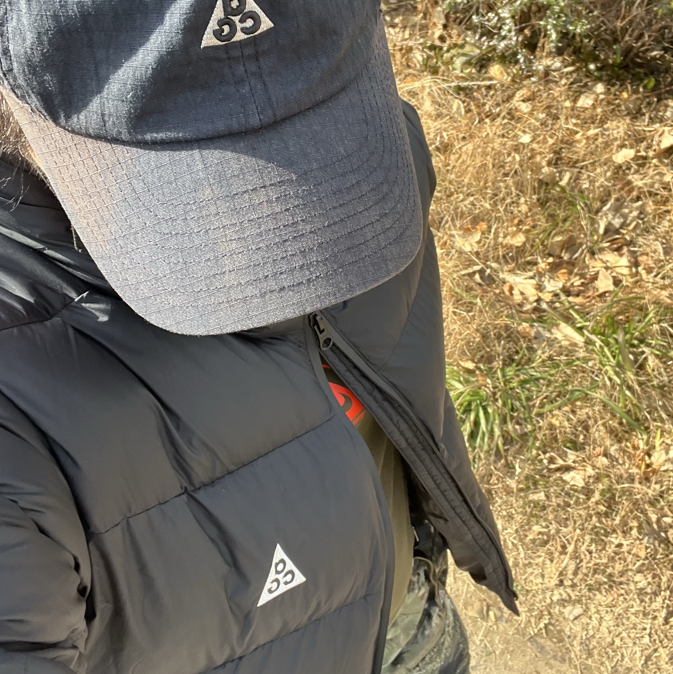 Nike ACG Smith Summit Allover Print Cargo Pants Oil Green - Asia, Nike NRG ACG Seasonal Lungs Long Sleeve T-Shirt Cargo Khaki - US/EU 착용 스타일