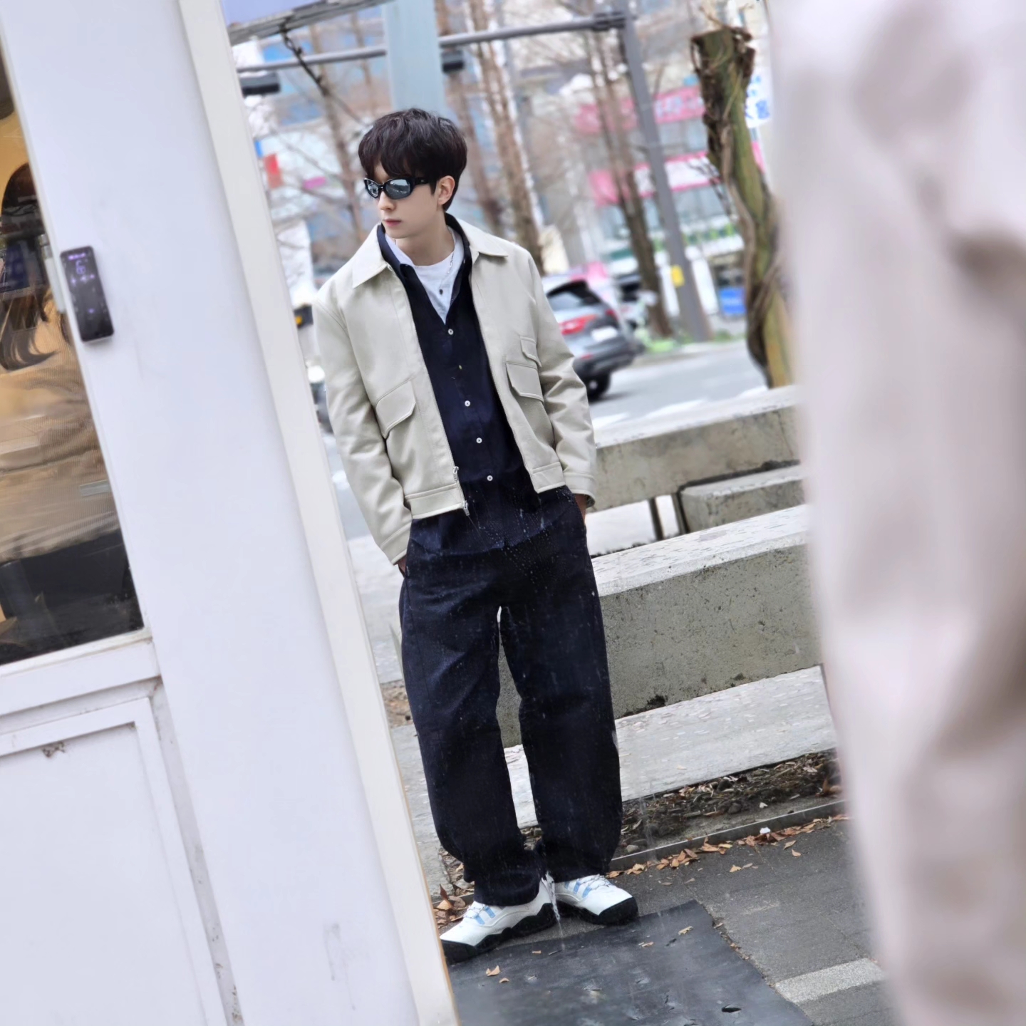 True Religion Hustle Webbing Belt Red, Nike x Supreme SB Darwin Low White 착용 스타일 - 1