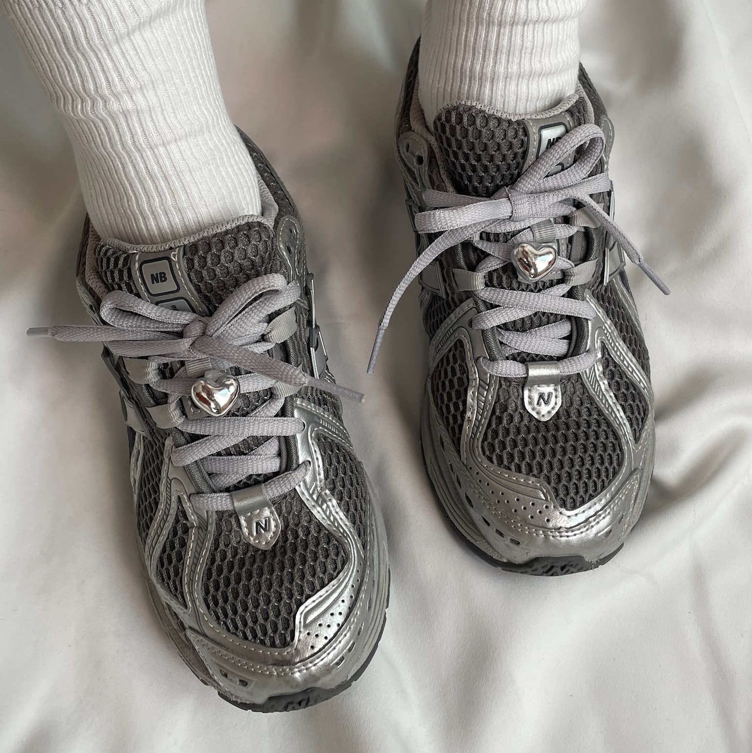 New Balance 1906R Harbor Grey Silver Metalic 착용 스타일 - 2