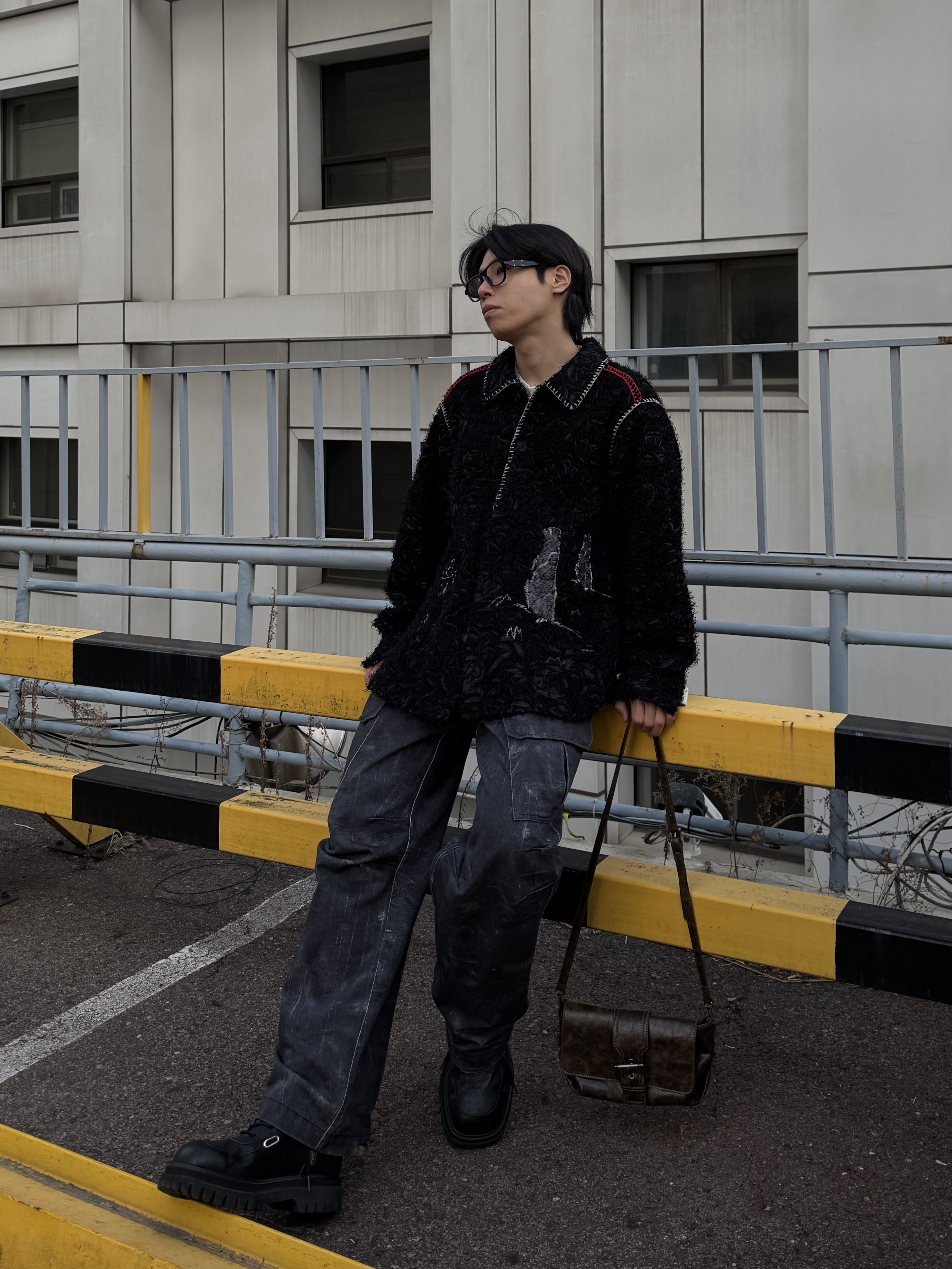 Gentle Monster x Maison Margiela MM113 Black Clear 착용 스타일 - 1