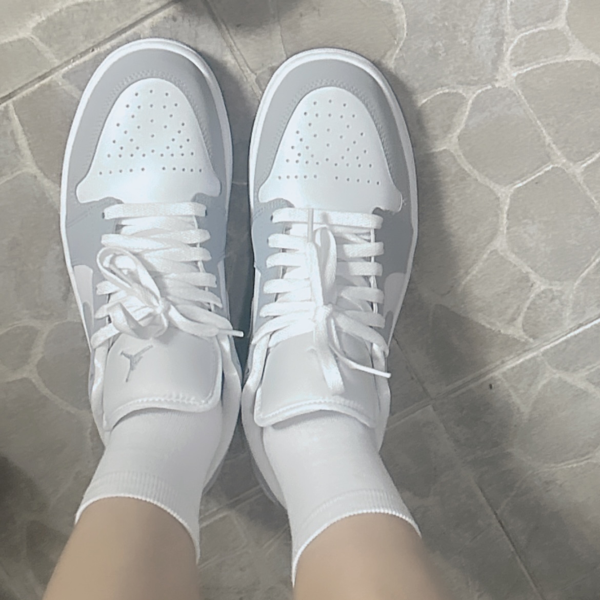 (W) Jordan 1 Low White Wolf Grey 착용 스타일