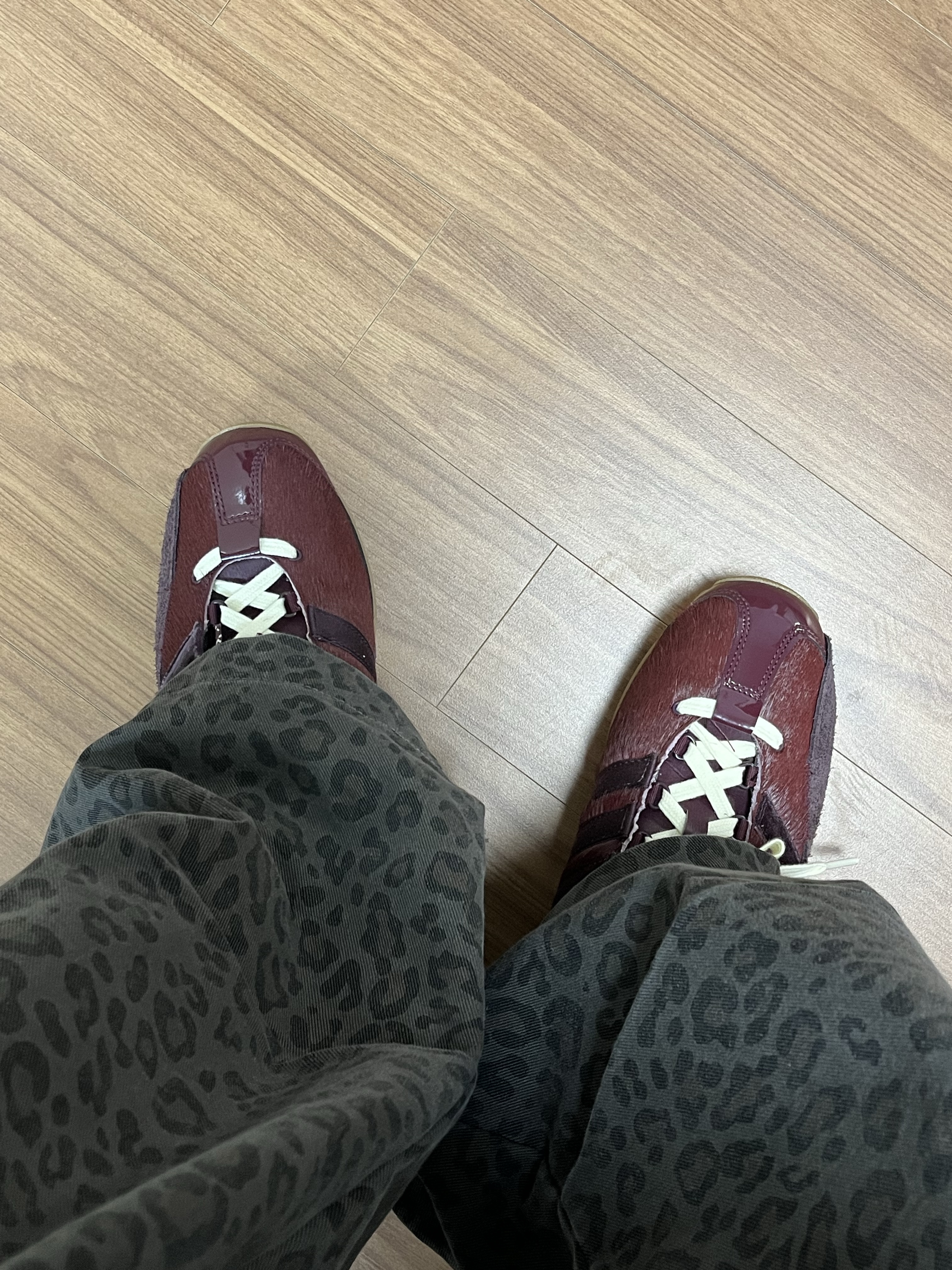 Adidas x Song for the Mute Country OG Maroon Core Black 착용 스타일
