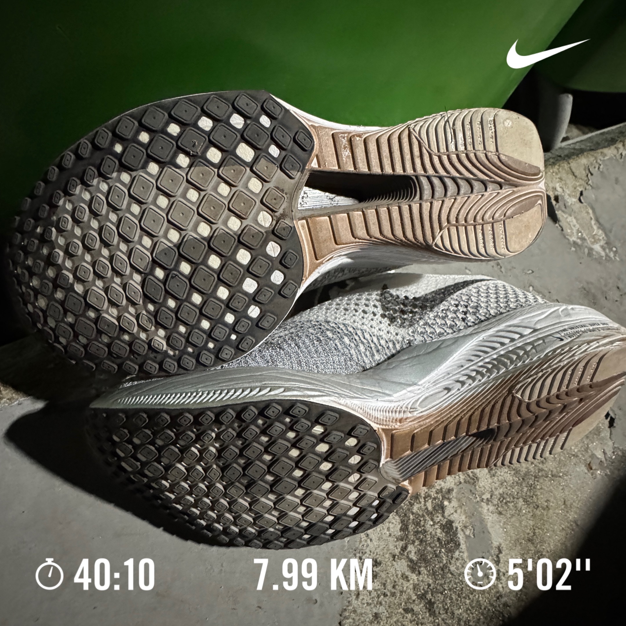Nike ZoomX Vaporfly Next% 3 White Grey, The North Face Hi Mountain Jacket Black 착용 스타일 - 4