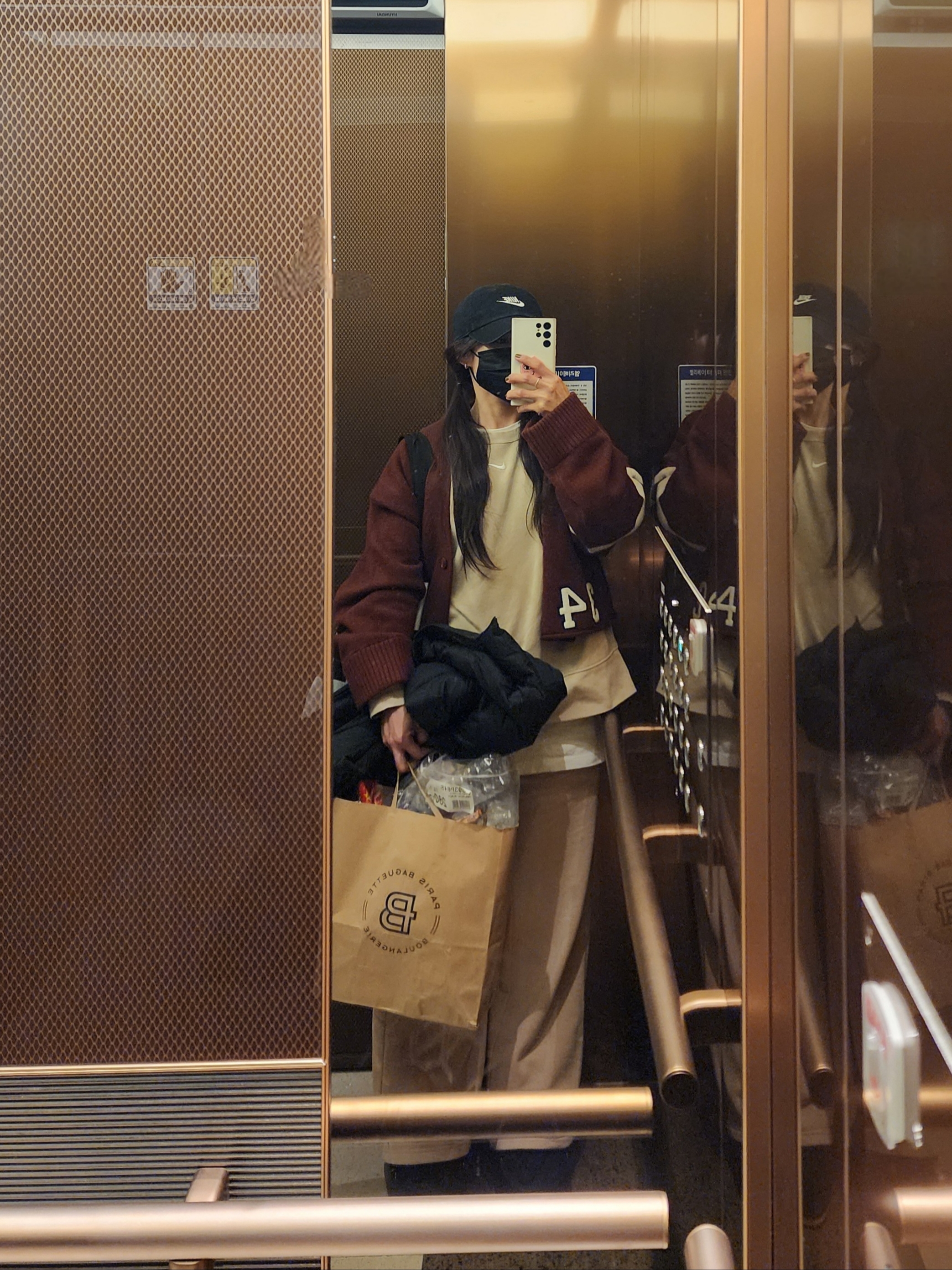 (W) Nike NSW Collection Essentials Oversized Fleece Crew Sweatshirt Hemp - Asia, (W) Nike NSW Phoenix Fleece High Waisted Wide Leg Sweatpants Sail - Asia ์ฐฉ์ฉ ์คํ์ผ