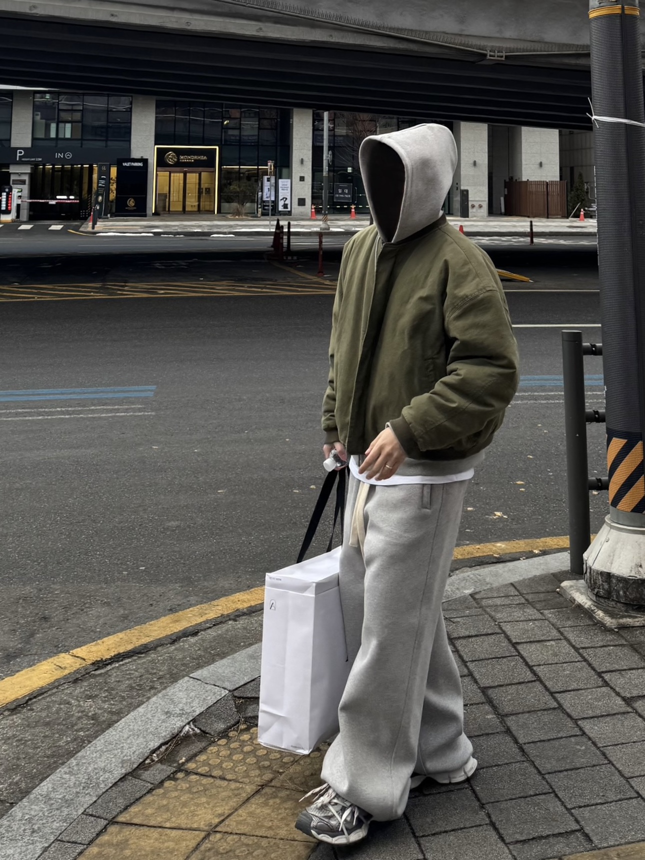 Nonnod Scuba Pajama Pants Grey, Nonnod Sulfur Dye Serge Bomber Jacket Vintage Khaki 착용 스타일 - 2
