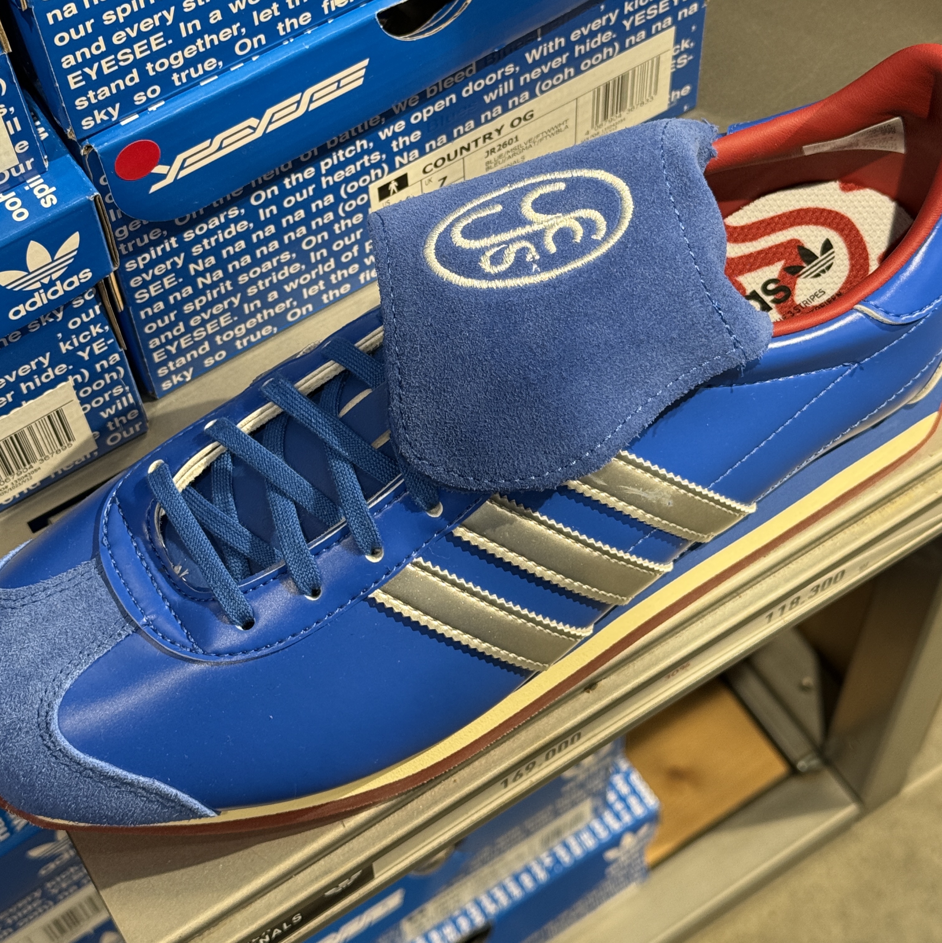 Adidas x Yeseyesee Country OG Blue Matte Silver 착용 스타일