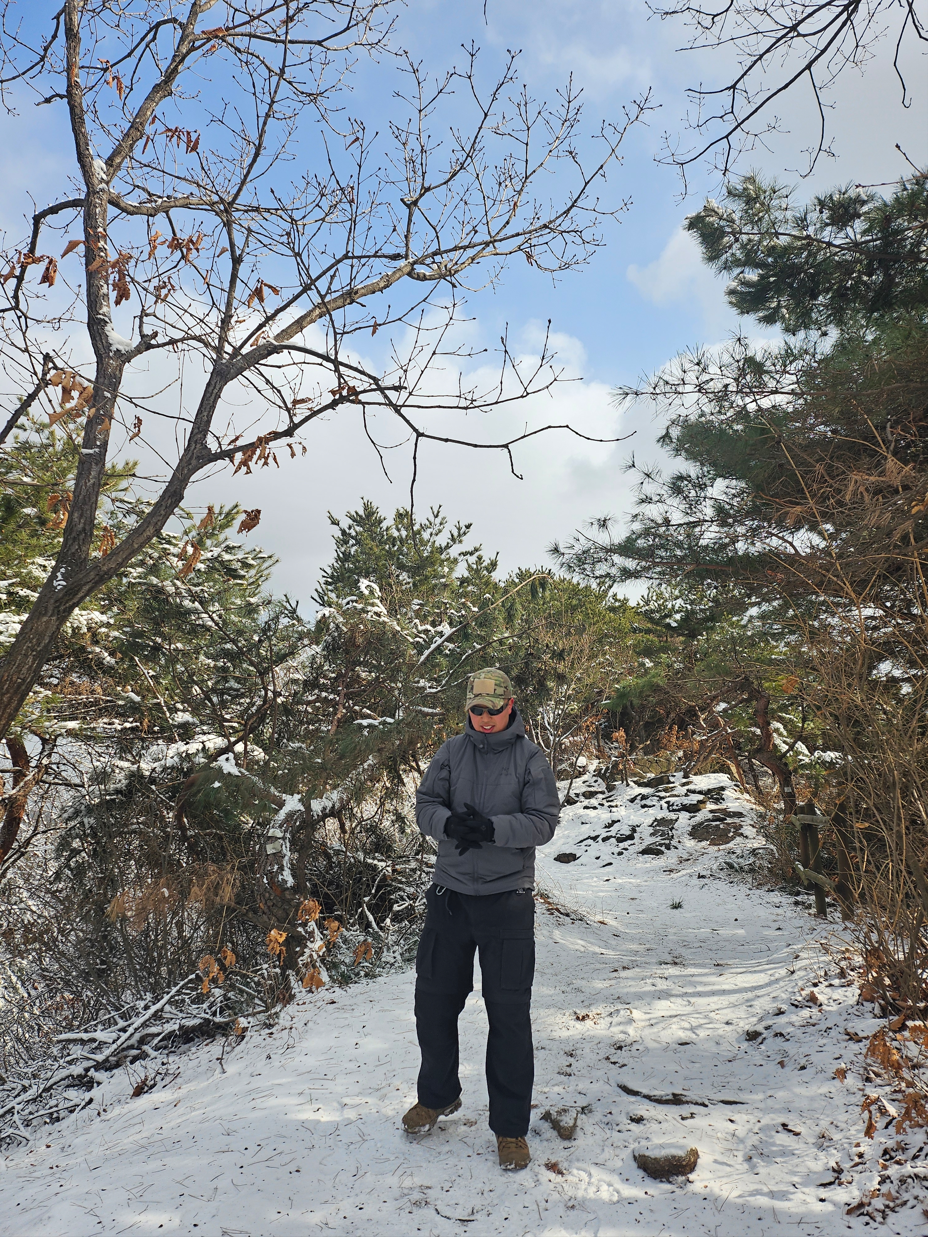 Nike ACG Smith Summit Cargo Pants Black Anthracite - Asia, Arc'teryx LEAF Cold WX Hoody LT Gen 2 Wolf 착용 스타일