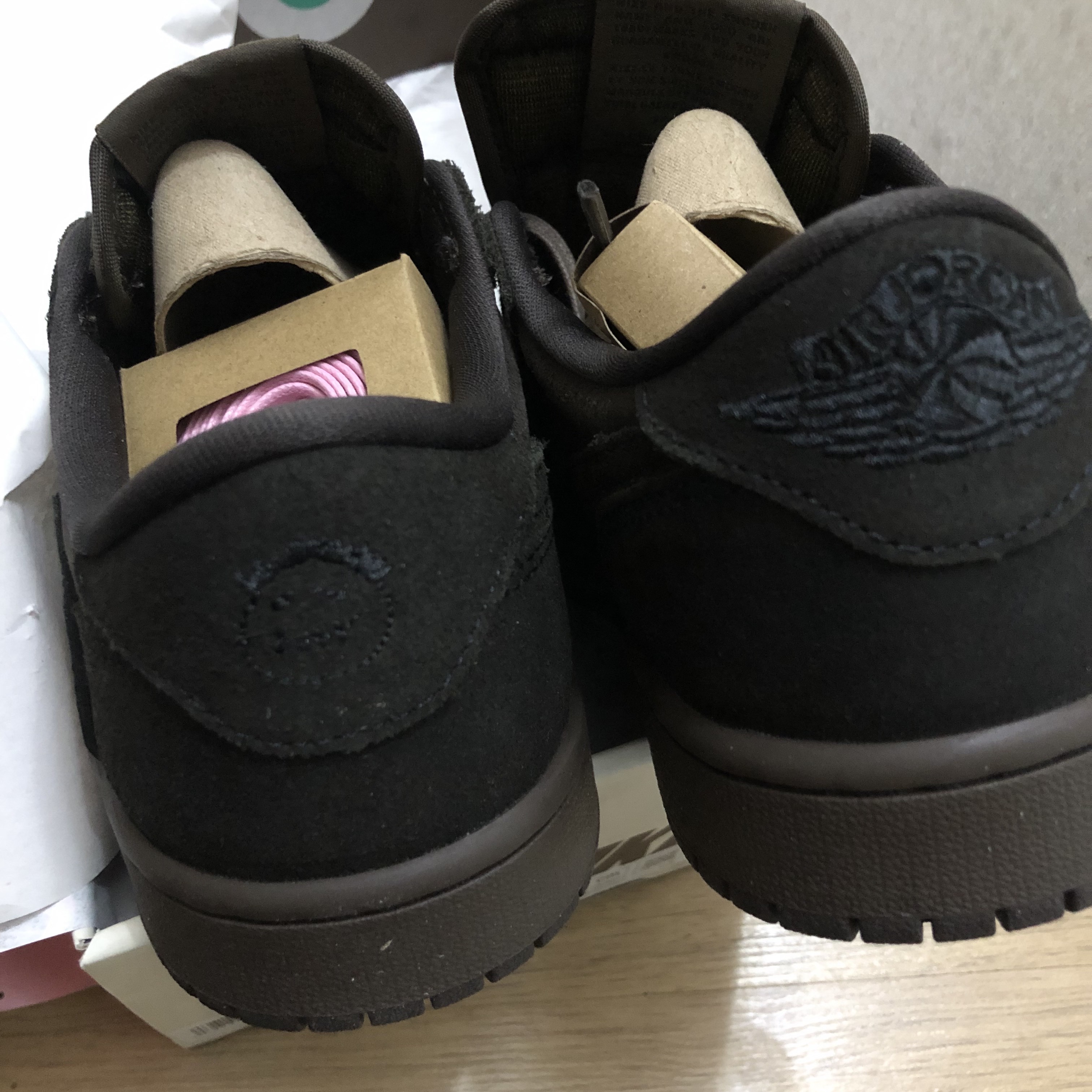 Jordan 1 x Travis Scott Retro Low OG SP Velvet Brown and Dark Mocha 착용 스타일 - 2