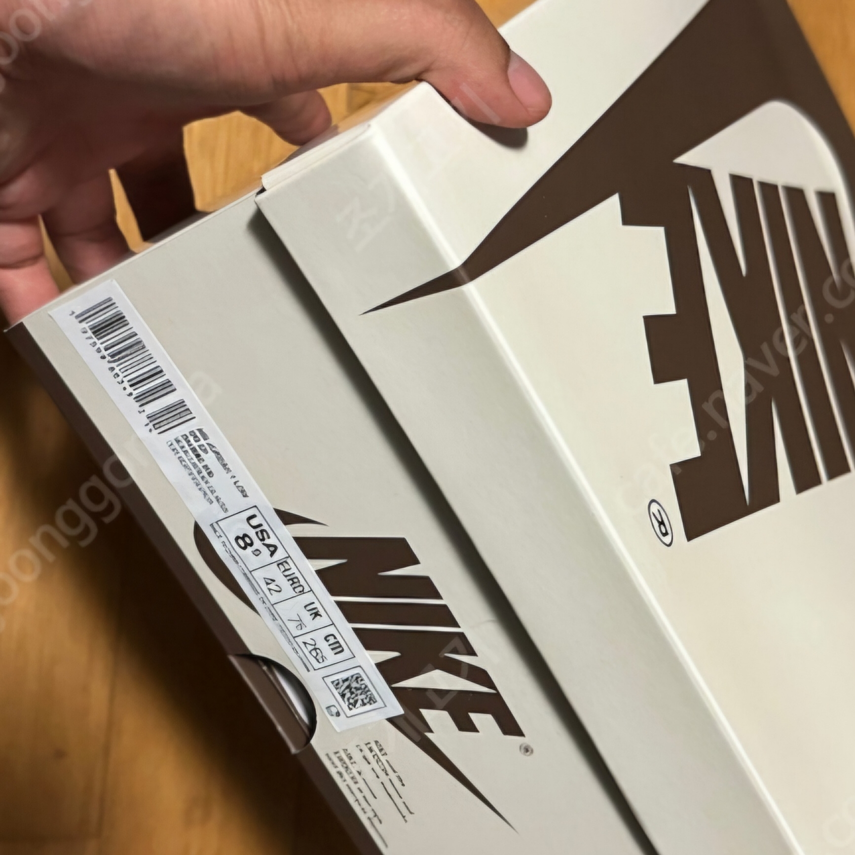 Jordan 1 x Travis Scott Retro Low OG SP Reverse Olive 착용 스타일 - 1