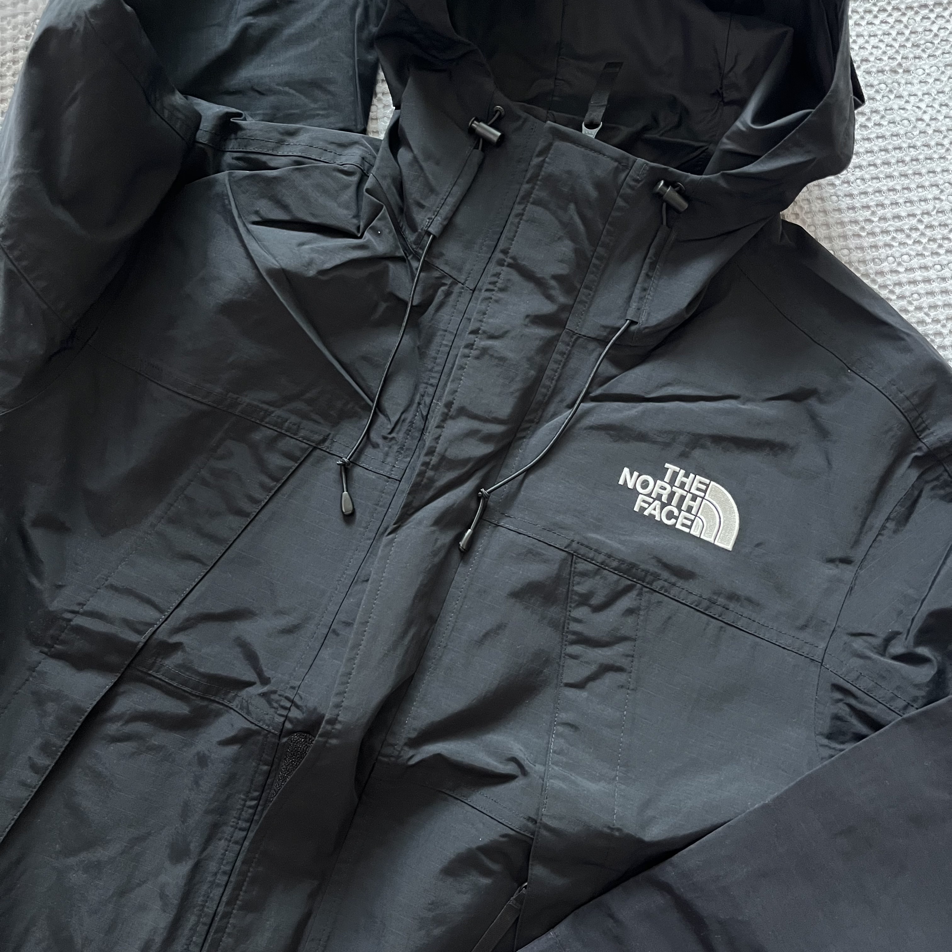 The North Face Hi Mountain Jacket Black 착용 스타일