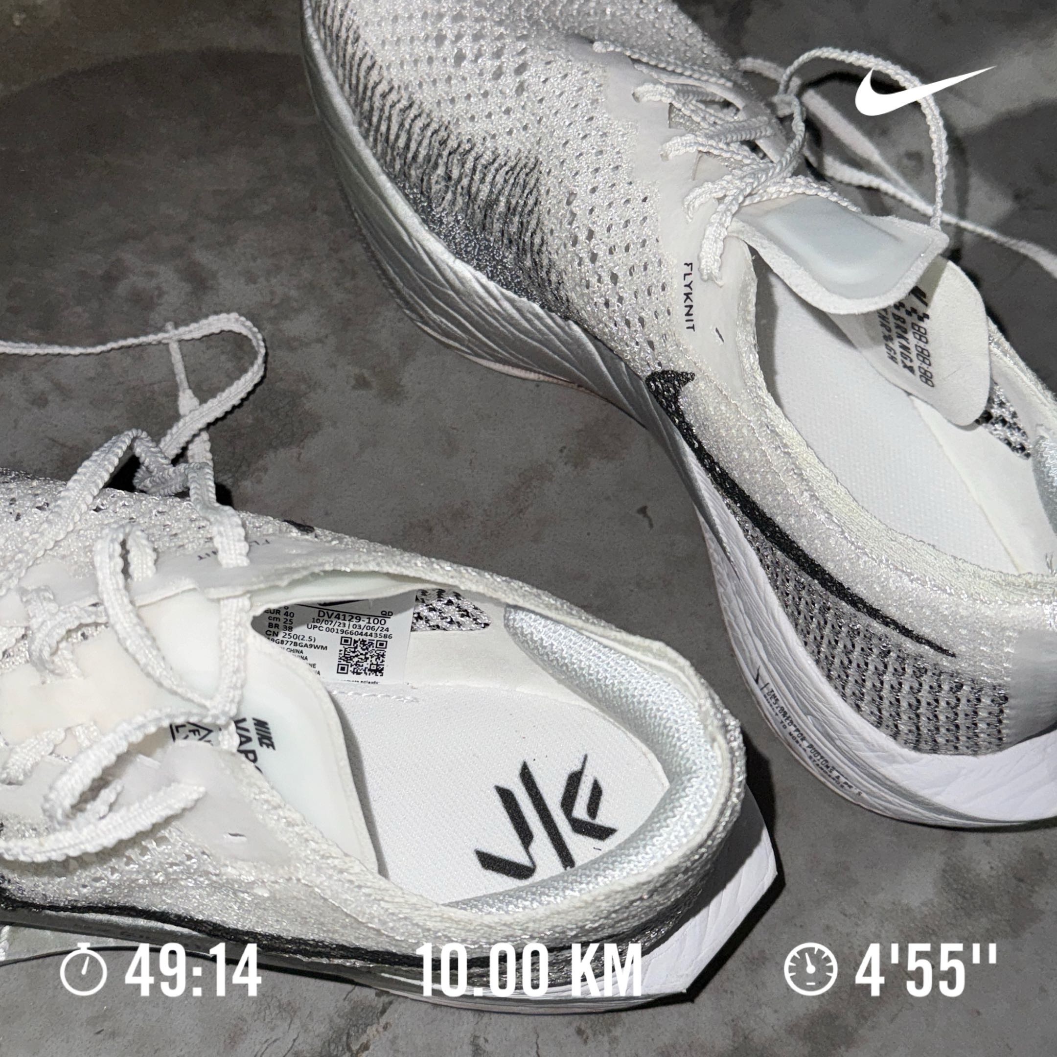 Nike ZoomX Vaporfly Next% 3 White Grey, The North Face Hi Mountain Jacket Black 착용 스타일 - 1