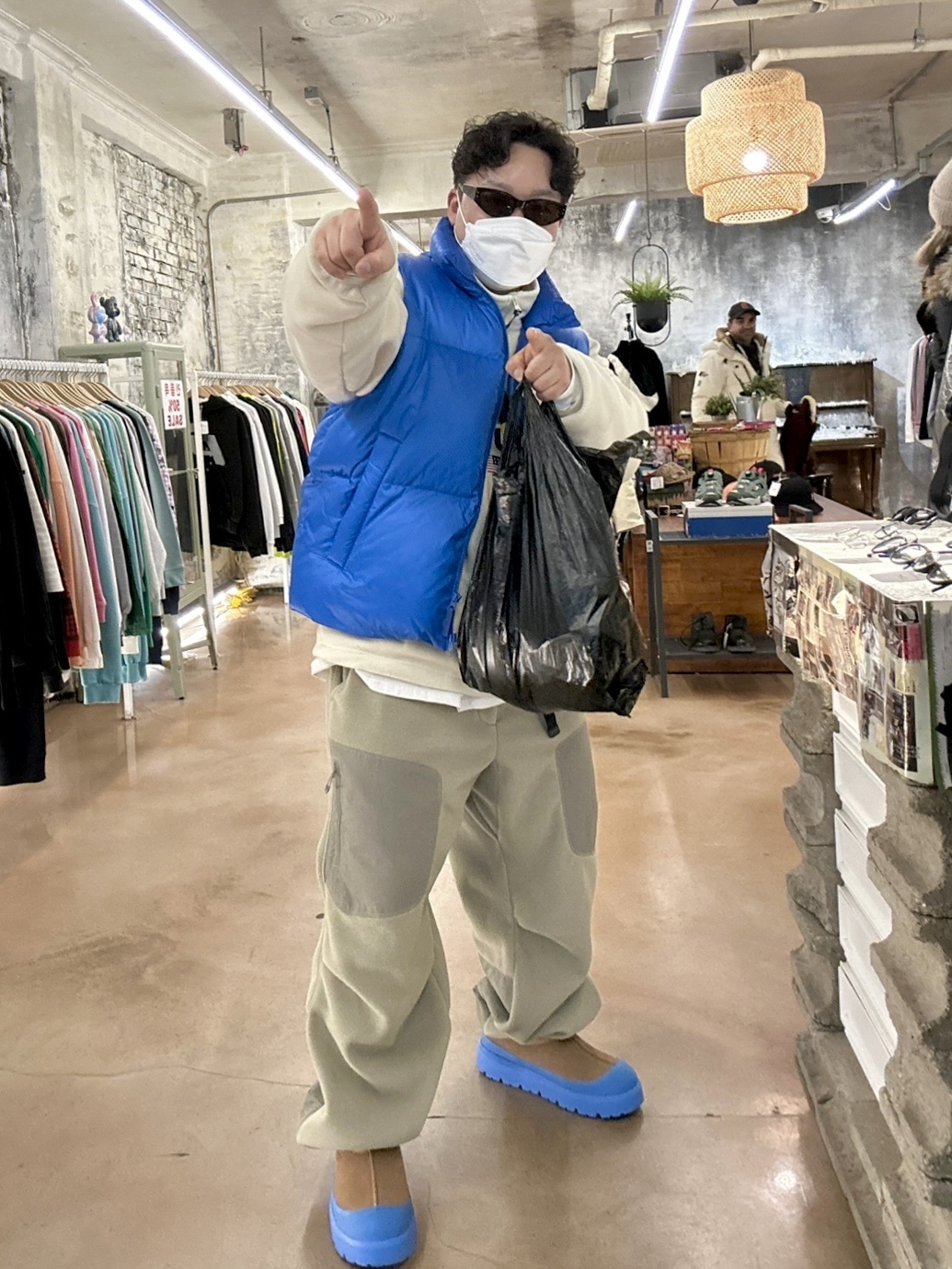 UGG Tasman Weather Hybrid Chestnut Big Sky 착용 스타일 - 2
