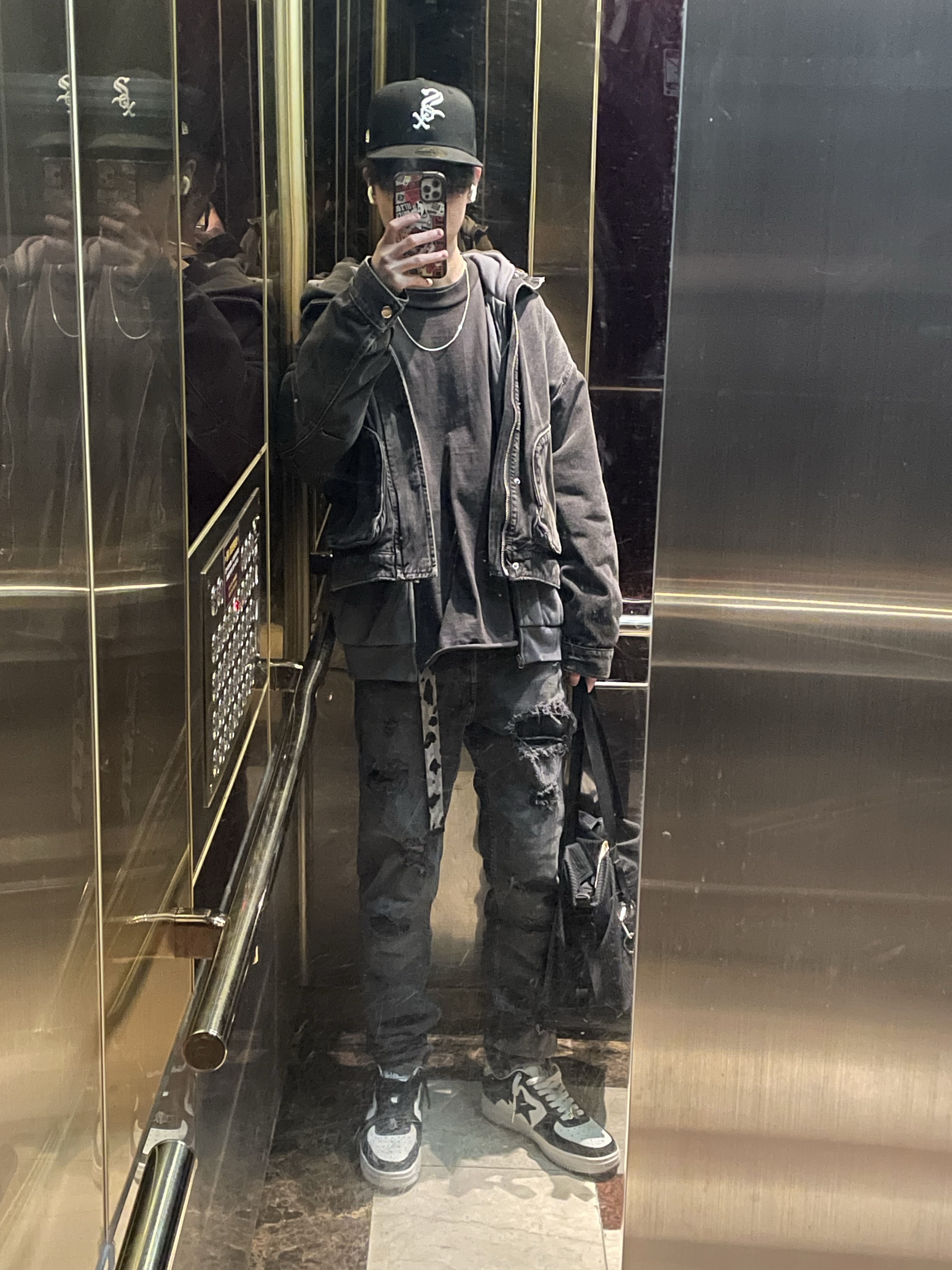 Yeezy YZY Zip-Up Hoodie Dark Grey, Yeezy One Box T-Shirt Black 착용 스타일