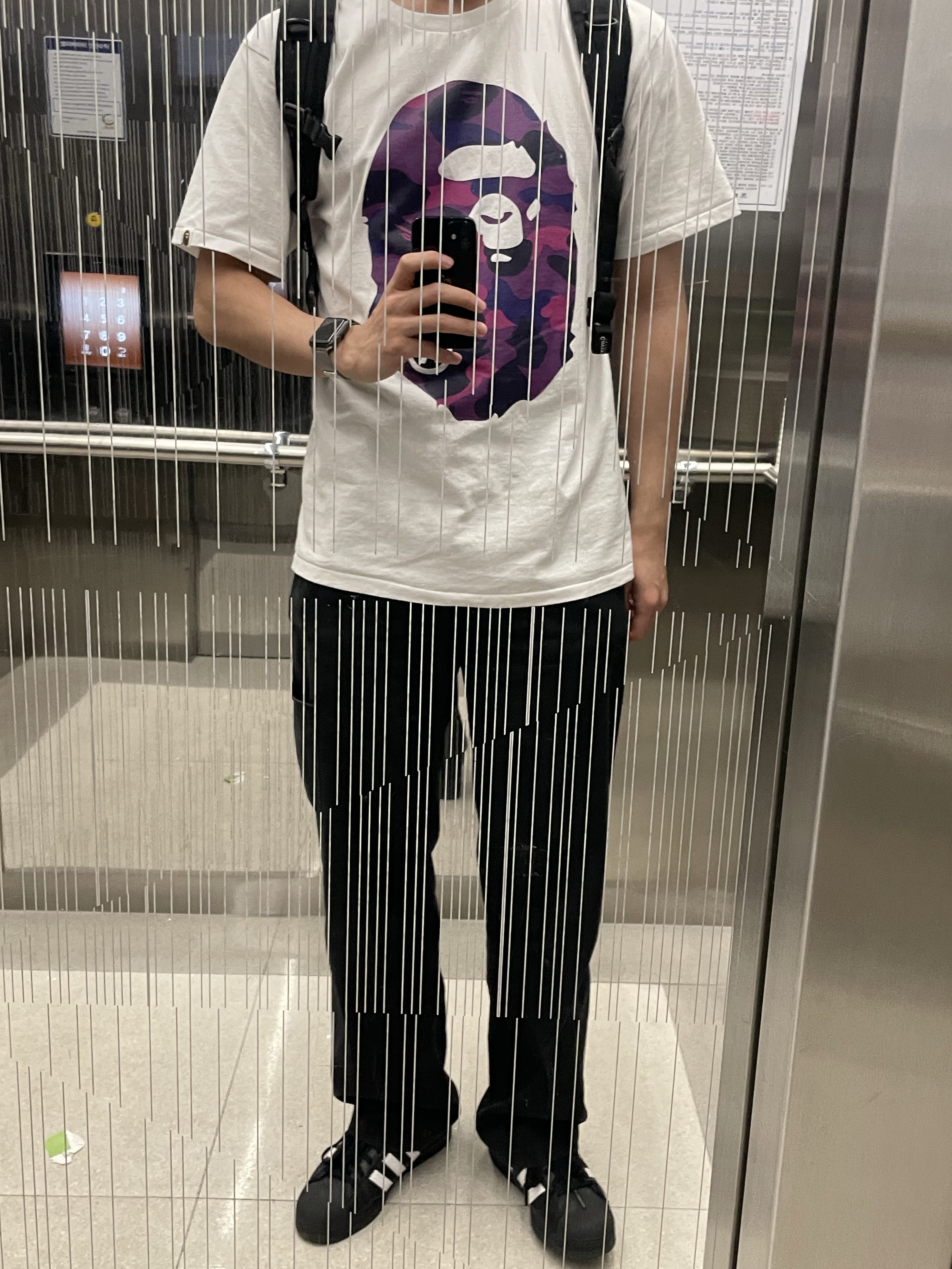 BAPE Color Camo Big Ape Head T-Shirt White Purple, Adidas Superstar Core Black White 착용 스타일 - 1