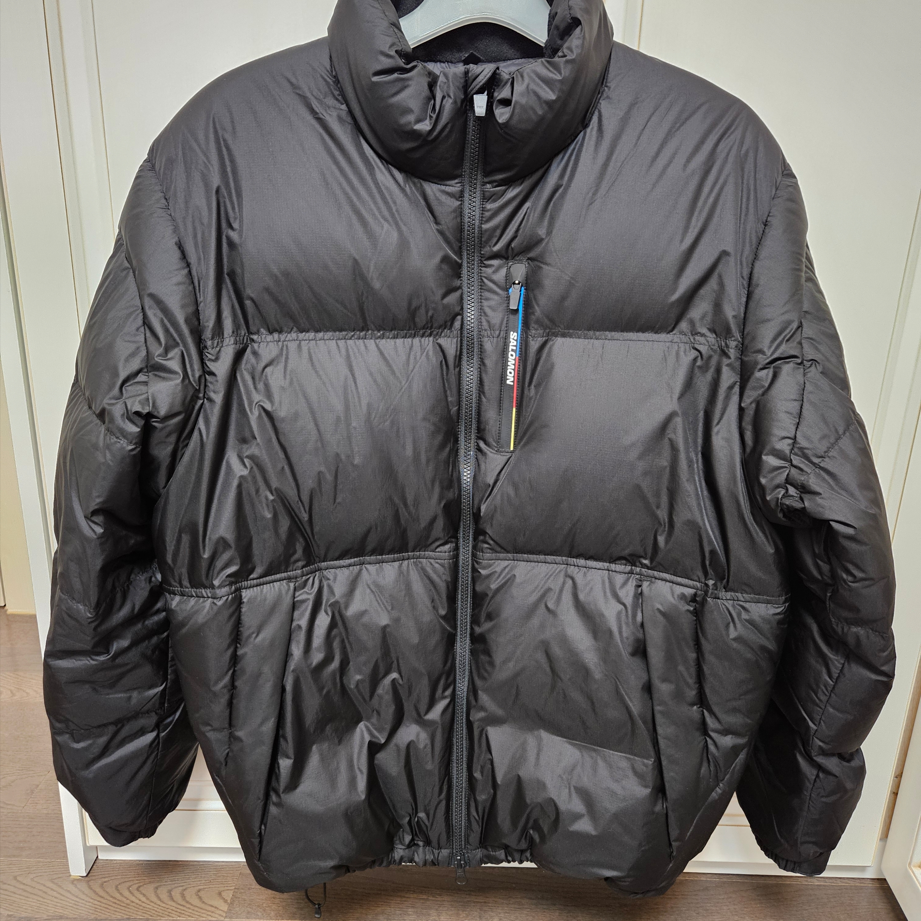 Salomon Contour Down Jacket Black 착용 스타일
