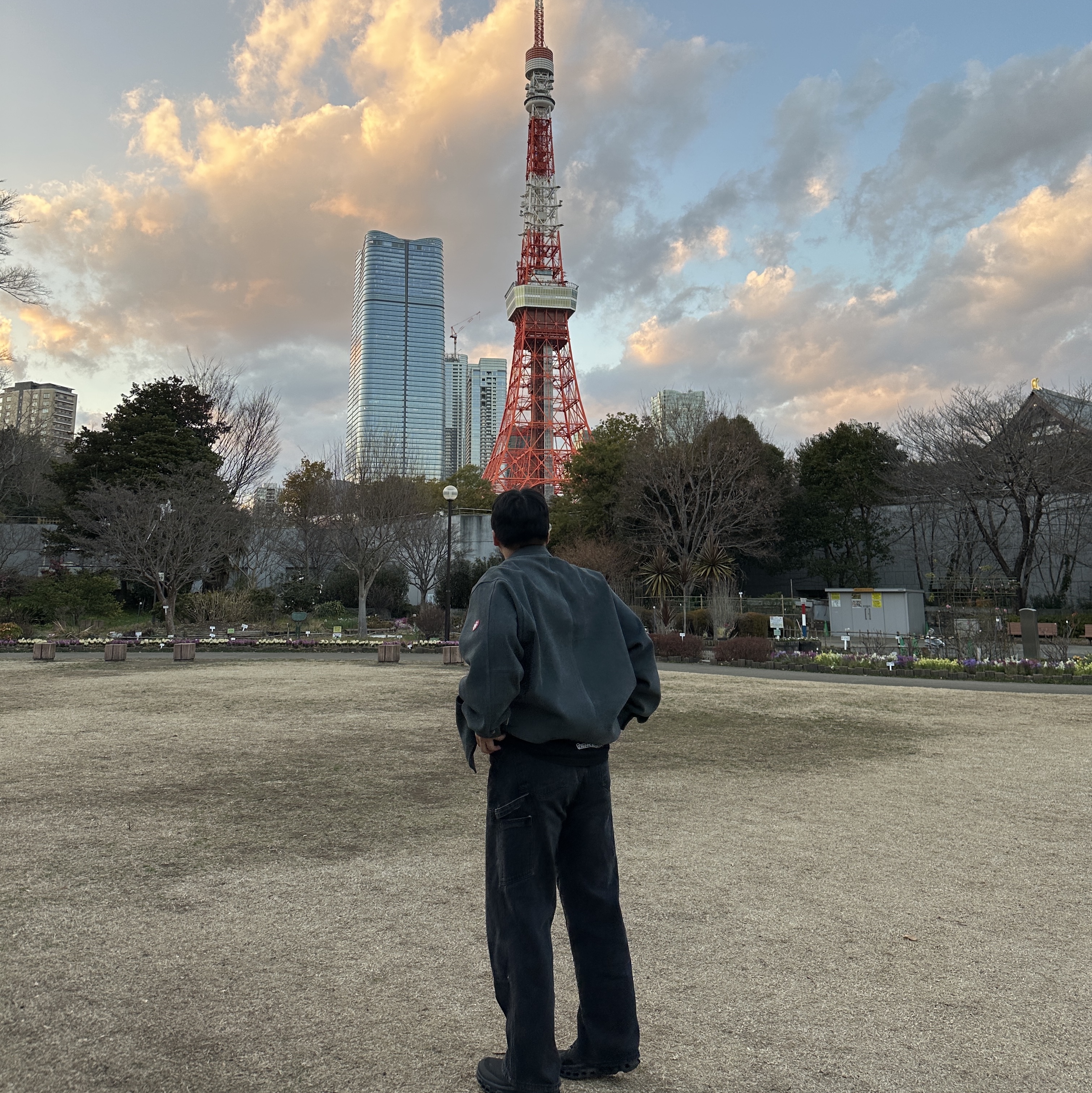 (W) On Running x Post Archive Faction (Paf) Cloudmonster 2 Black Magnet, Cav Empt Suede Trucker Jacket Grey - 25SS 착용 스타일 - 1