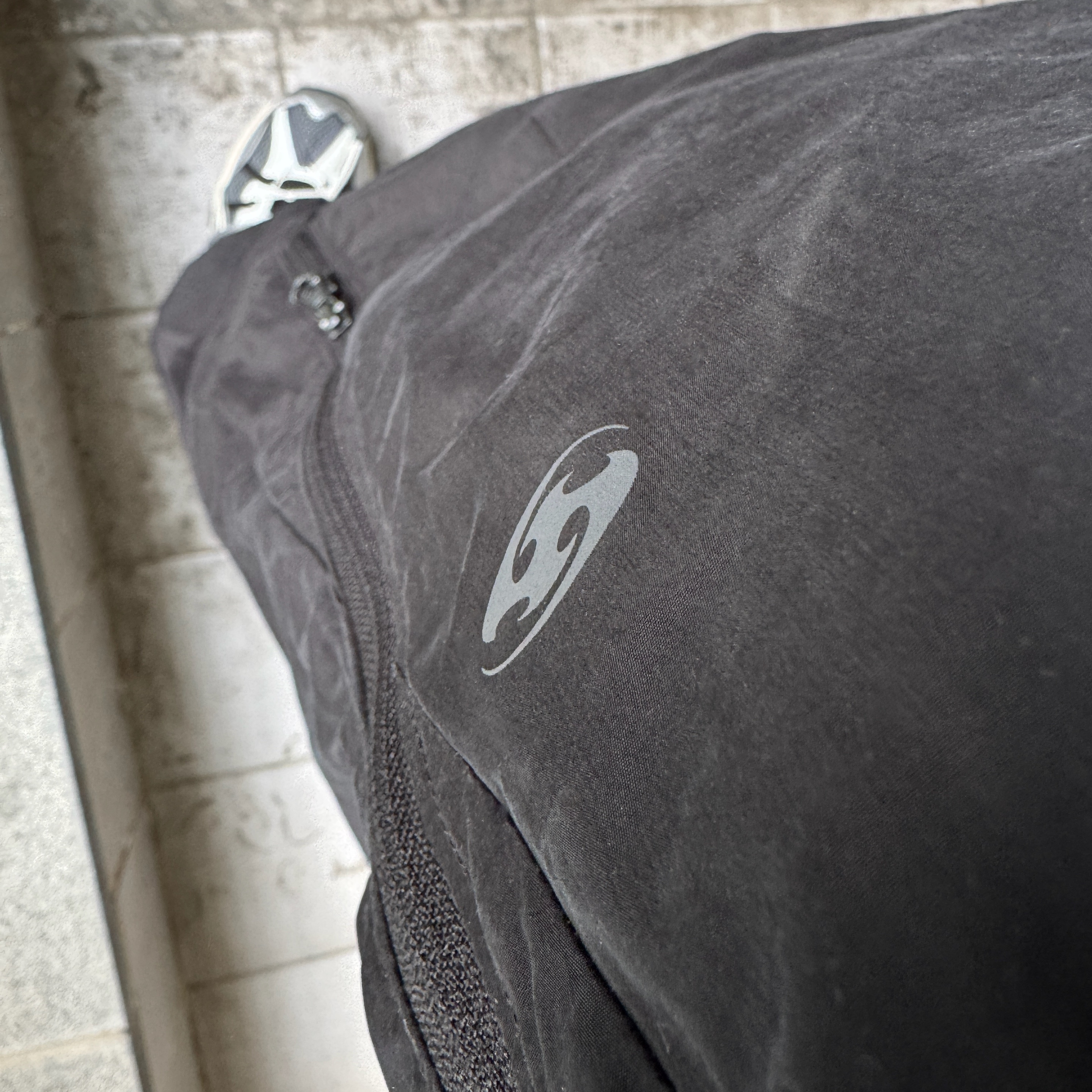 Asics Unlimited Gel-Sonoma 15-50 Steel Grey Pure Silver, Sansan Gear Zipper Pants Black - 22FW 착용 스타일