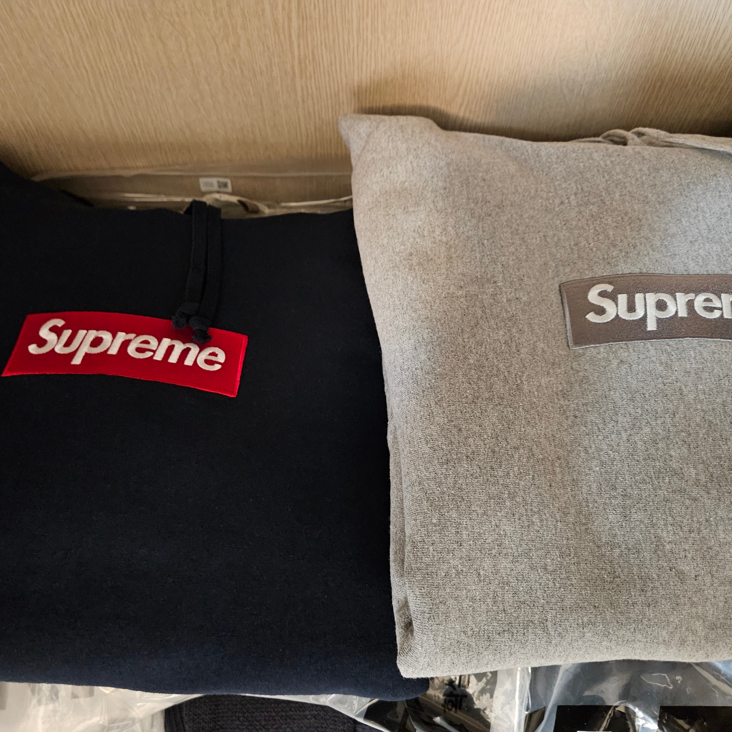 Supreme Box Logo Hooded Sweatshirt Navy - 24FW, Supreme Box Logo Hooded Sweatshirt Heather Grey - 24FW 착용 스타일
