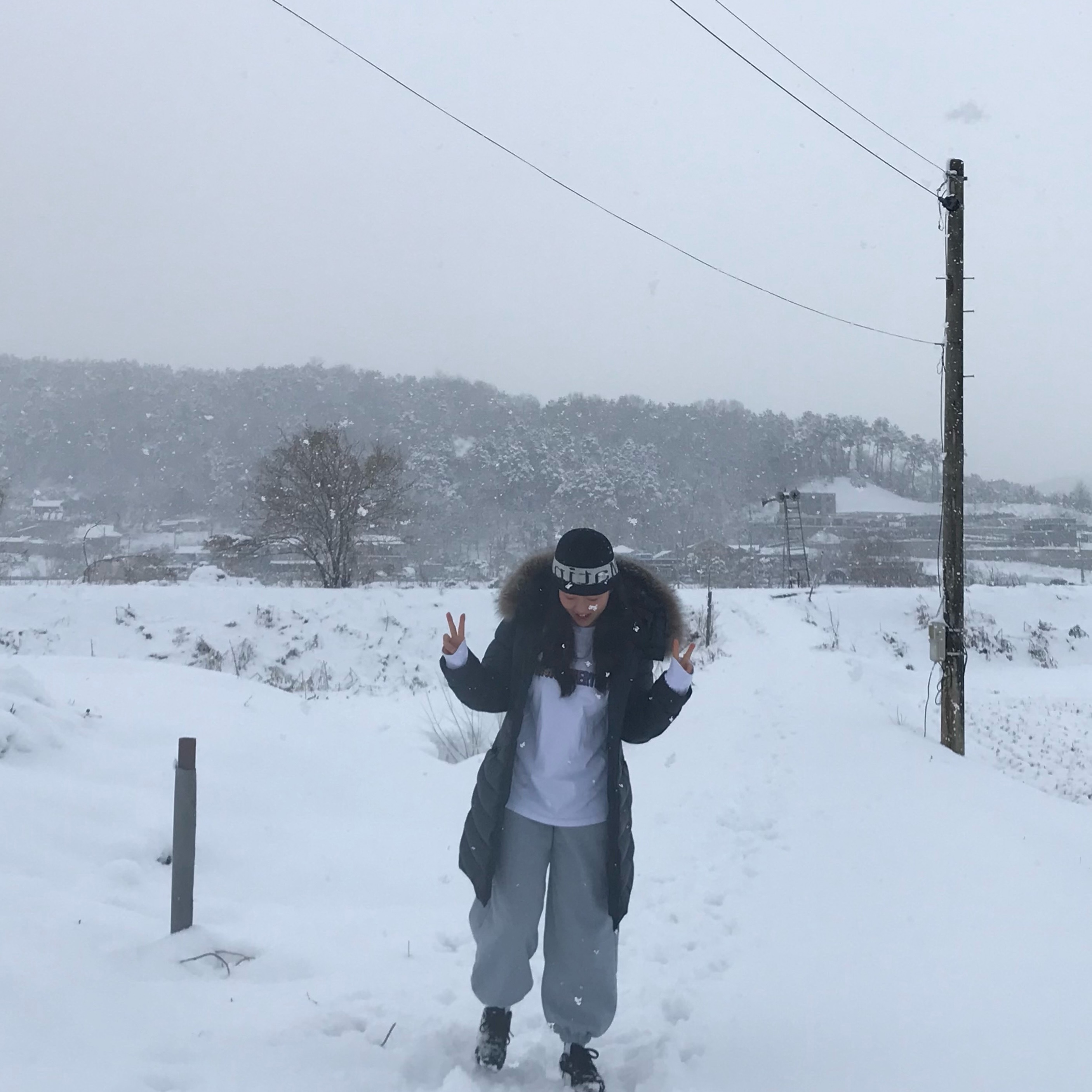 Matin Kim Logo Jacquard Short Beanie Black, Puma Speedcat OG Black White 착용 스타일 - 3