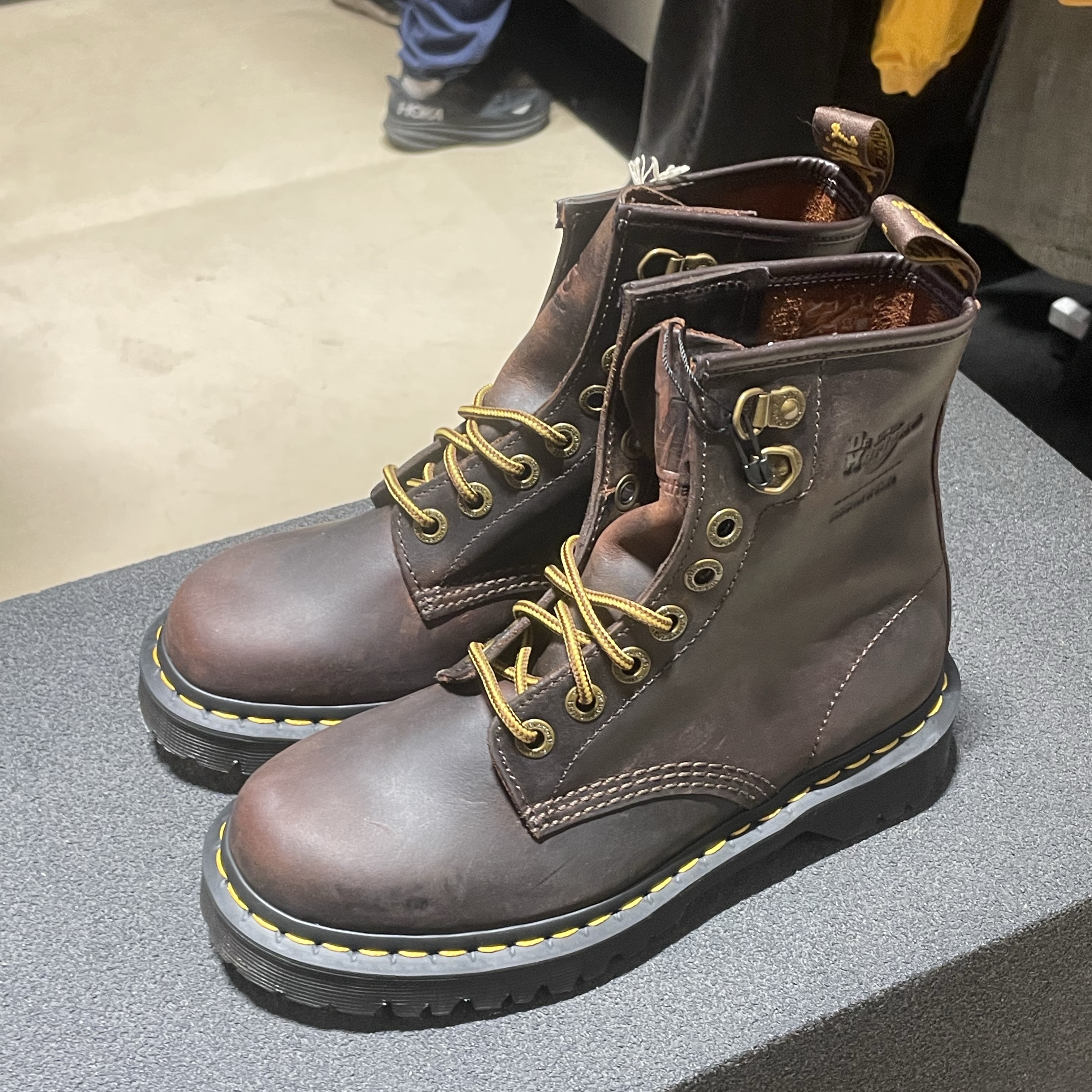 Dr. Martens x Thisisneverthat 1460 Waxed Full Grain Brown 착용 스타일