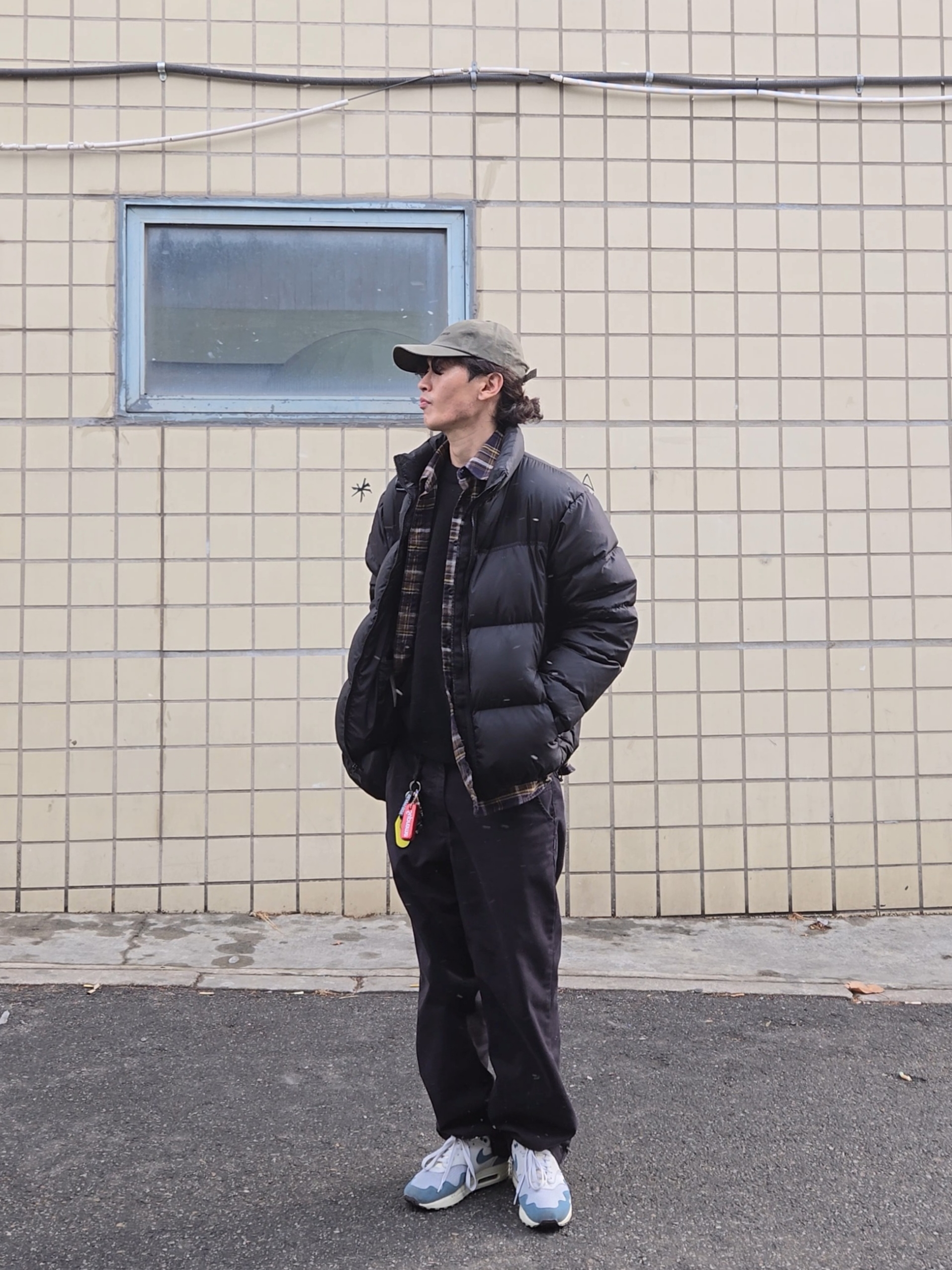 Nike x Patta Air Max 1 Noise Aqua, Supreme Floating Keychain Red - 23FW 착용 스타일