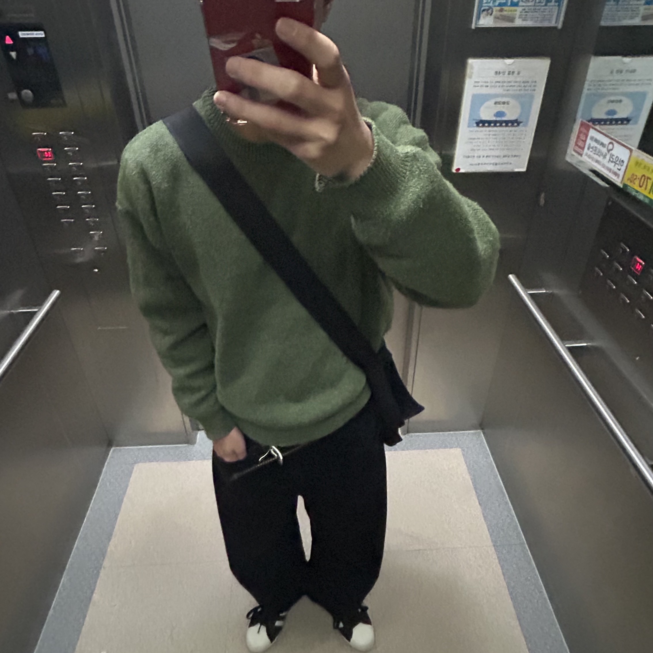 Millo Archive Reflect Curved Pants Black, Adidas Superstar 82 FI Core Black 착용 스타일