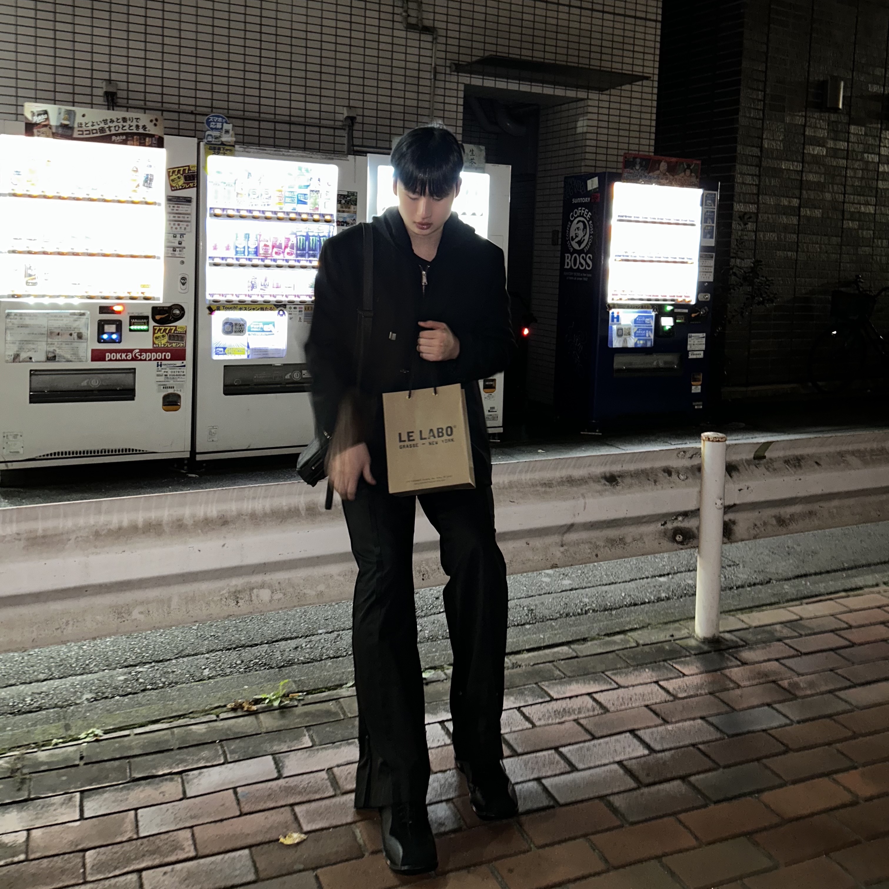 Prada Re-Nylon Gabardine Tie Black, Pemont Square Black 착용 스타일 - 2