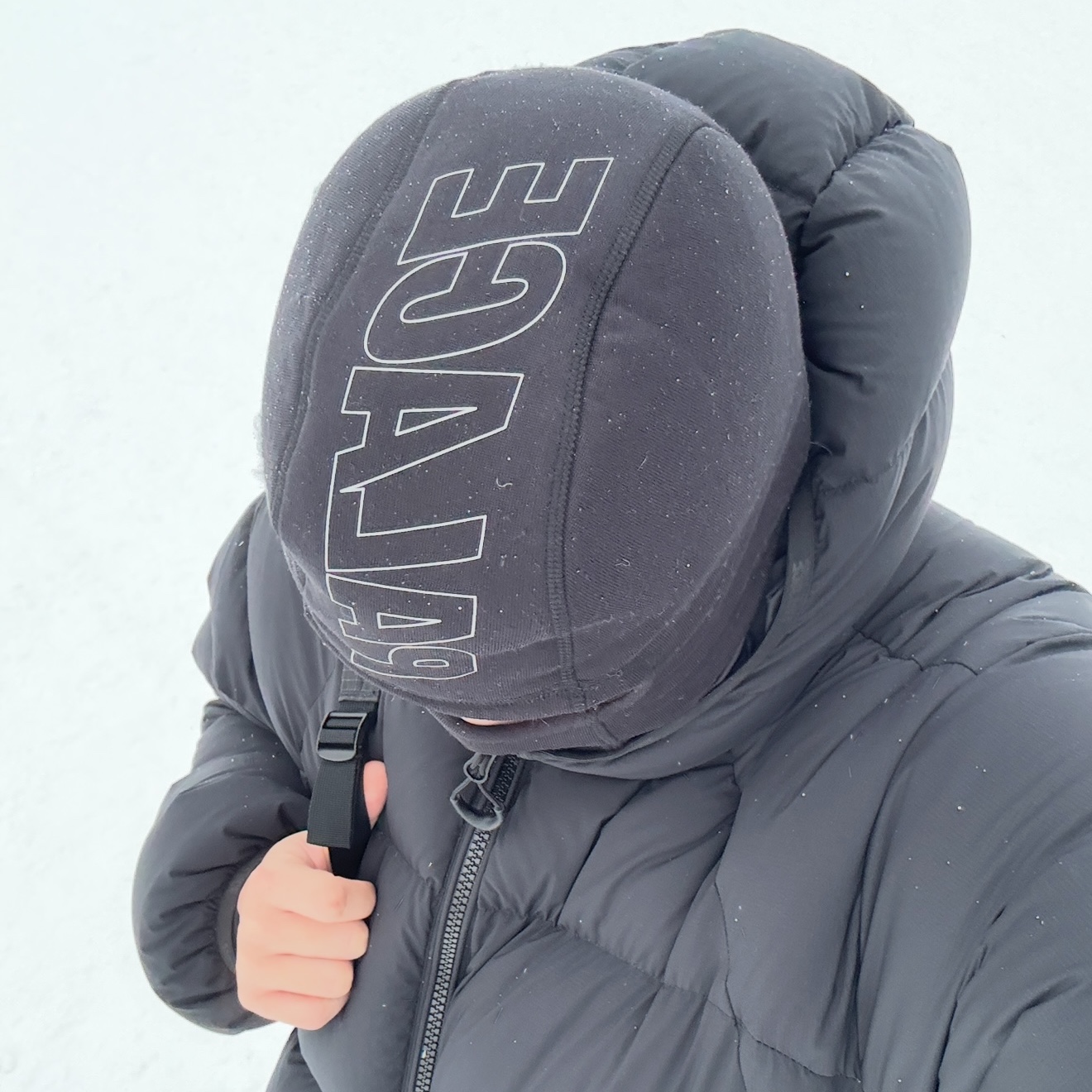 Palace Pertex Matte Balaclava Puffa Black - 23FW, Supreme Shoulder Bag Black - 23FW 착용 스타일 - 2